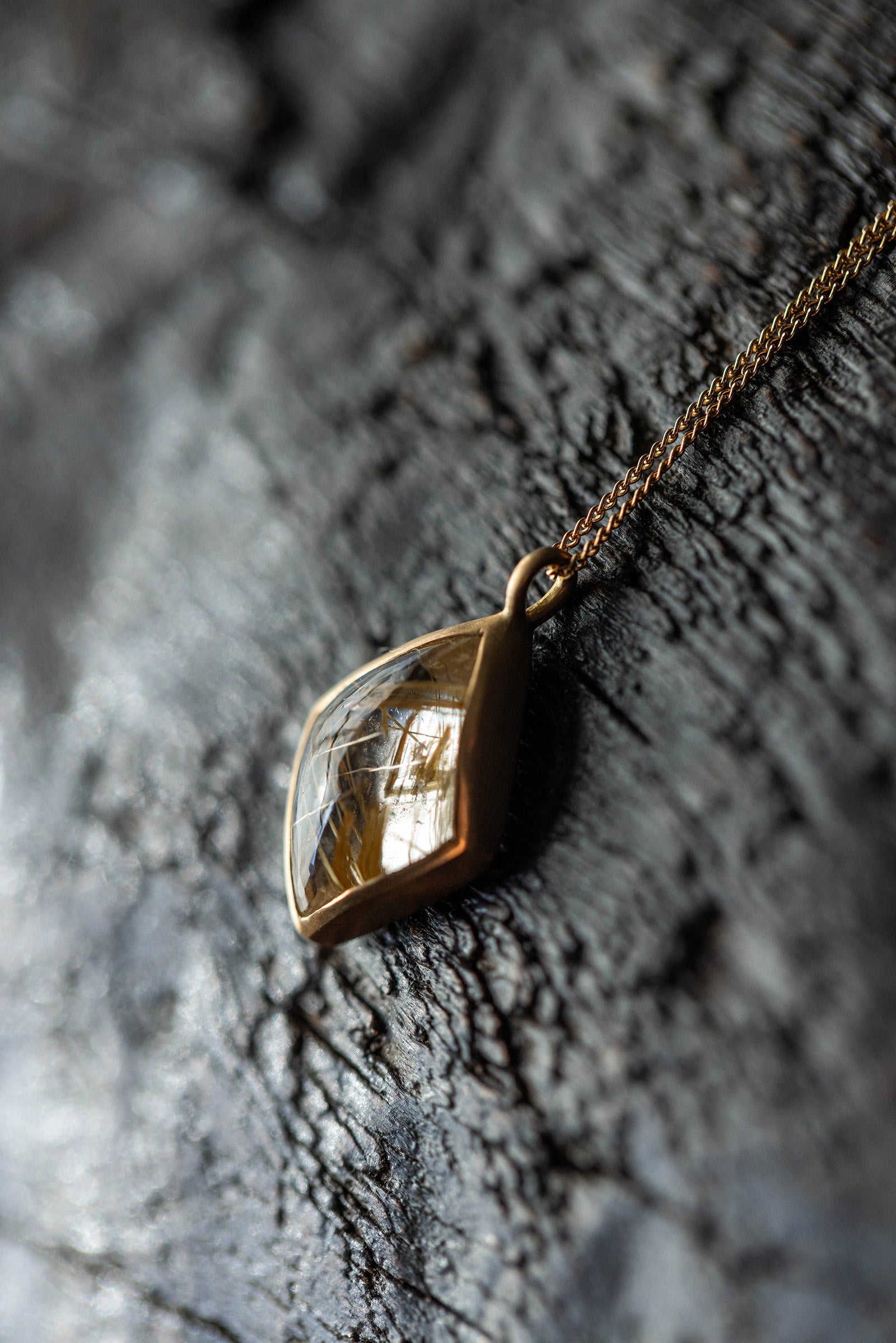 18K necklace ( 18K rutile quartz )