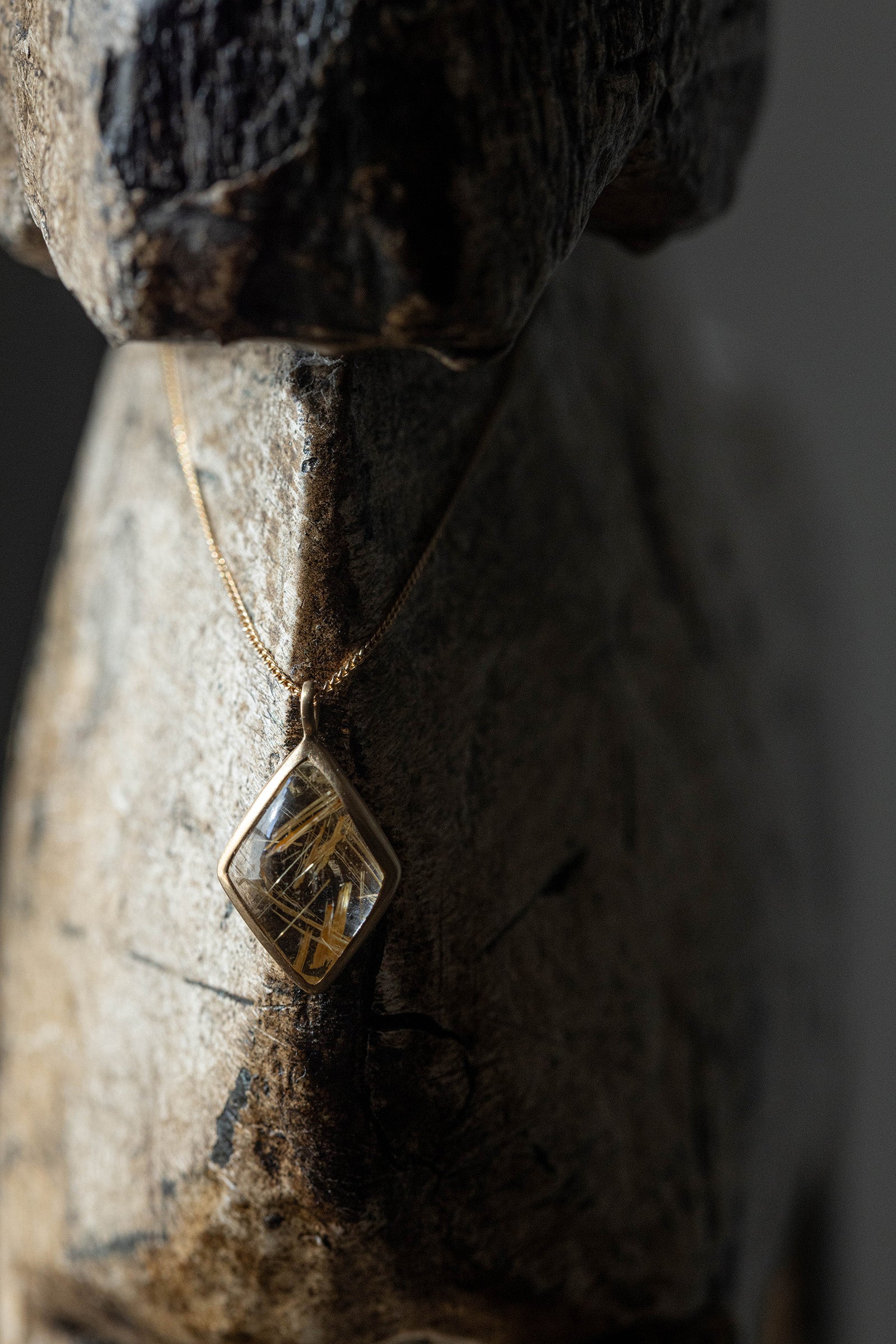 18K necklace ( 18K rutile quartz )