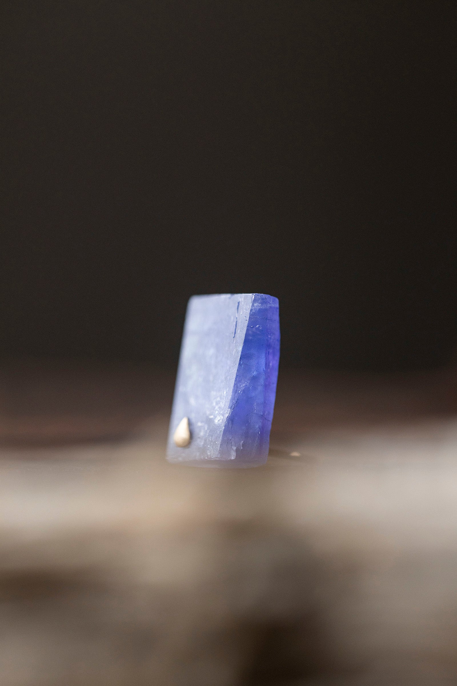 18K Iolite  rough stone earring (single)