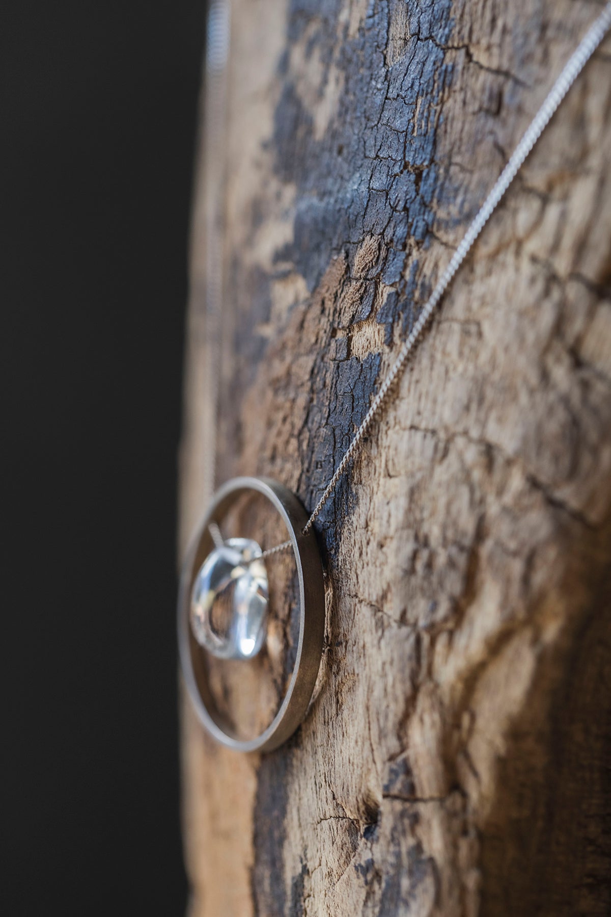 silver necklace silver circle top ( quartz )