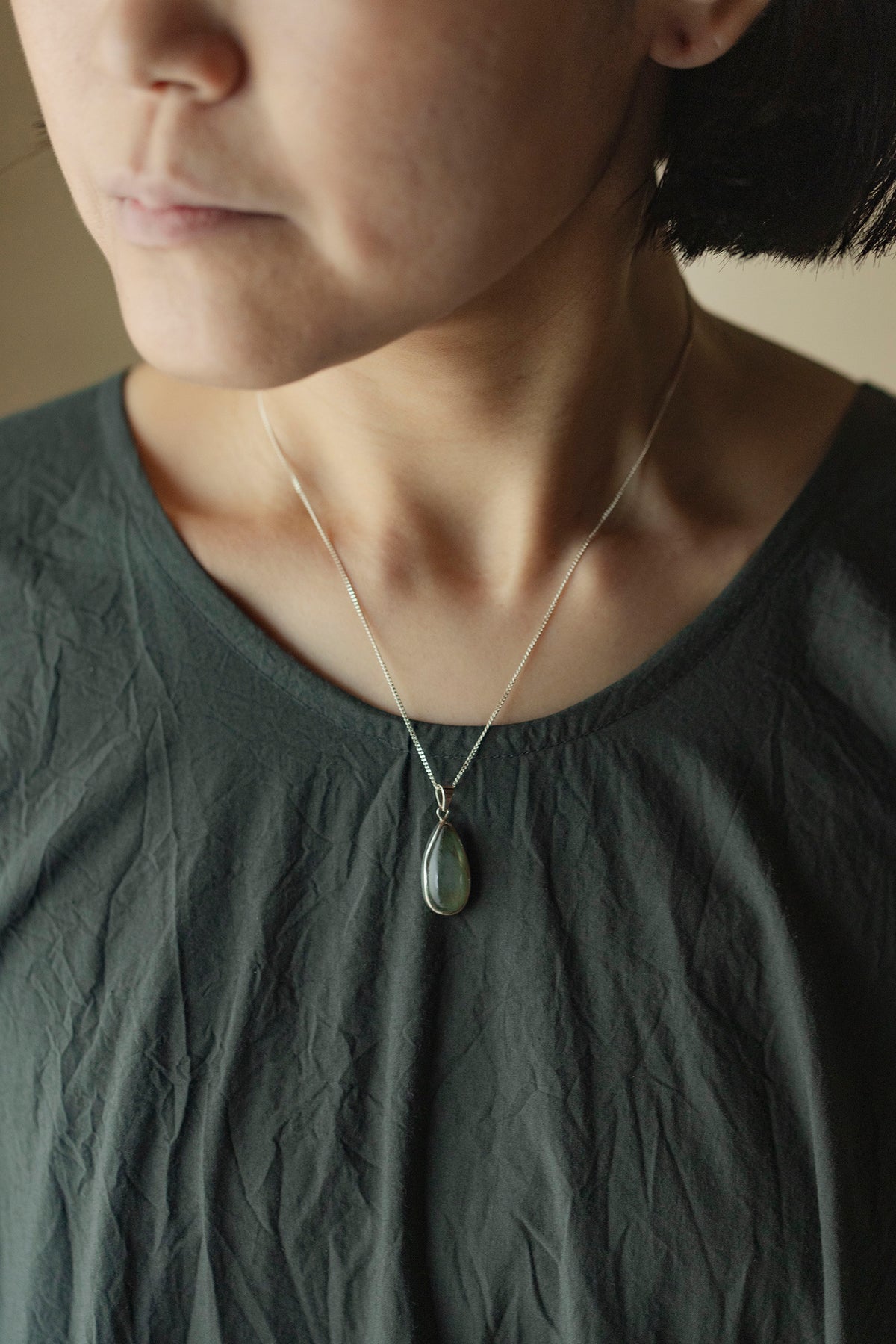 silver necklace  ( labradorite )