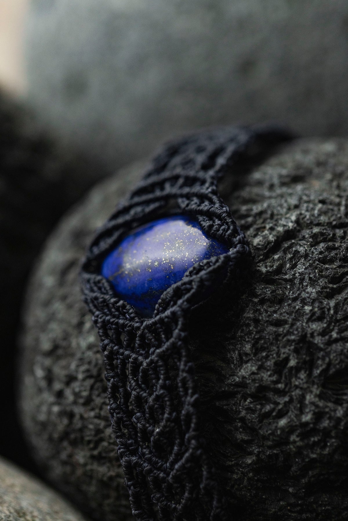 macrame bracelet  ( Lapis Lazuli )