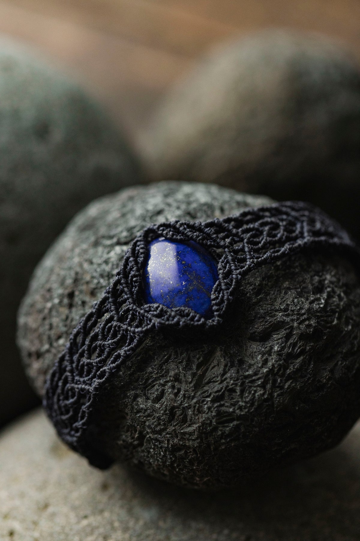 macrame bracelet  ( Lapis Lazuli )