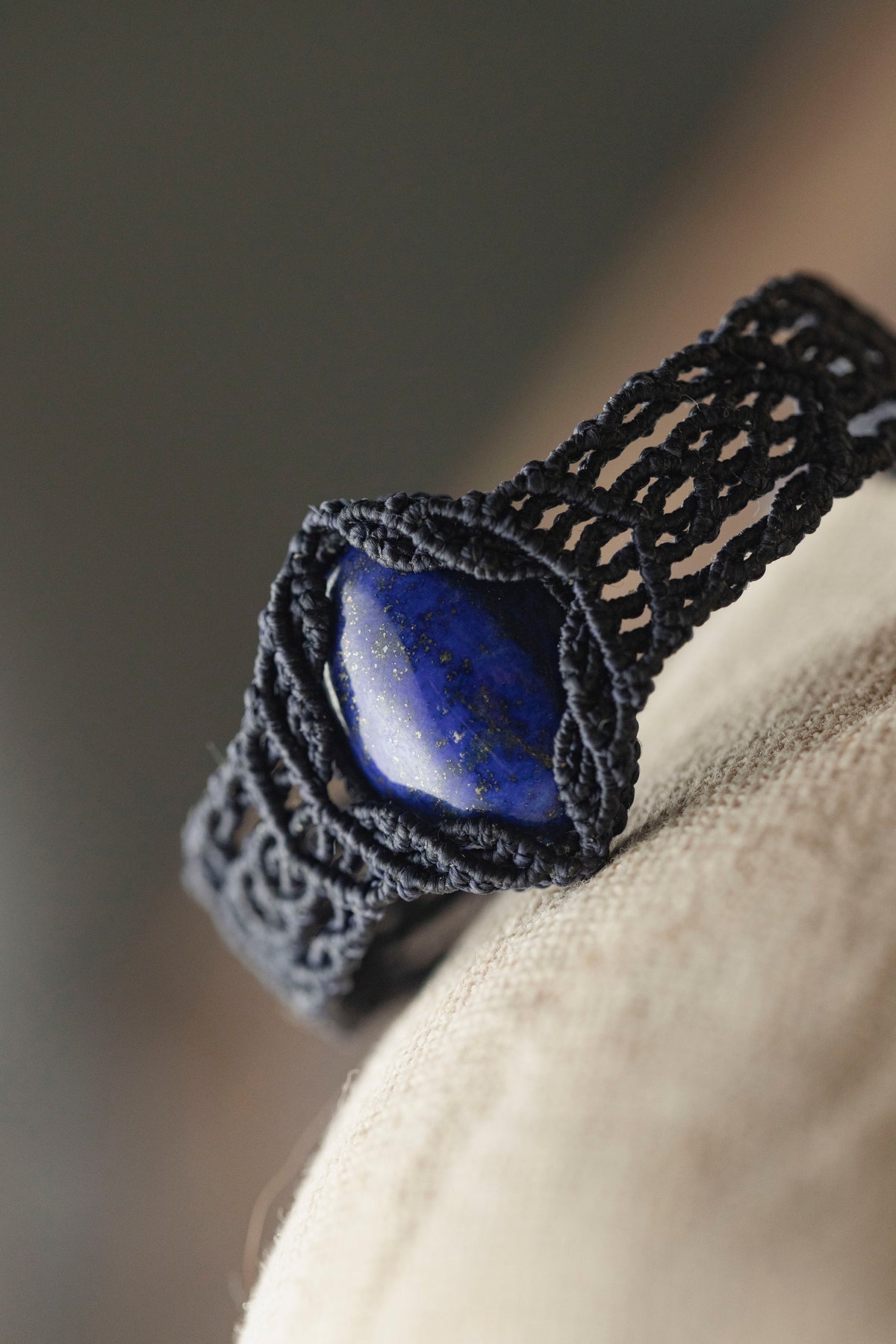 macrame bracelet  ( Lapis Lazuli )