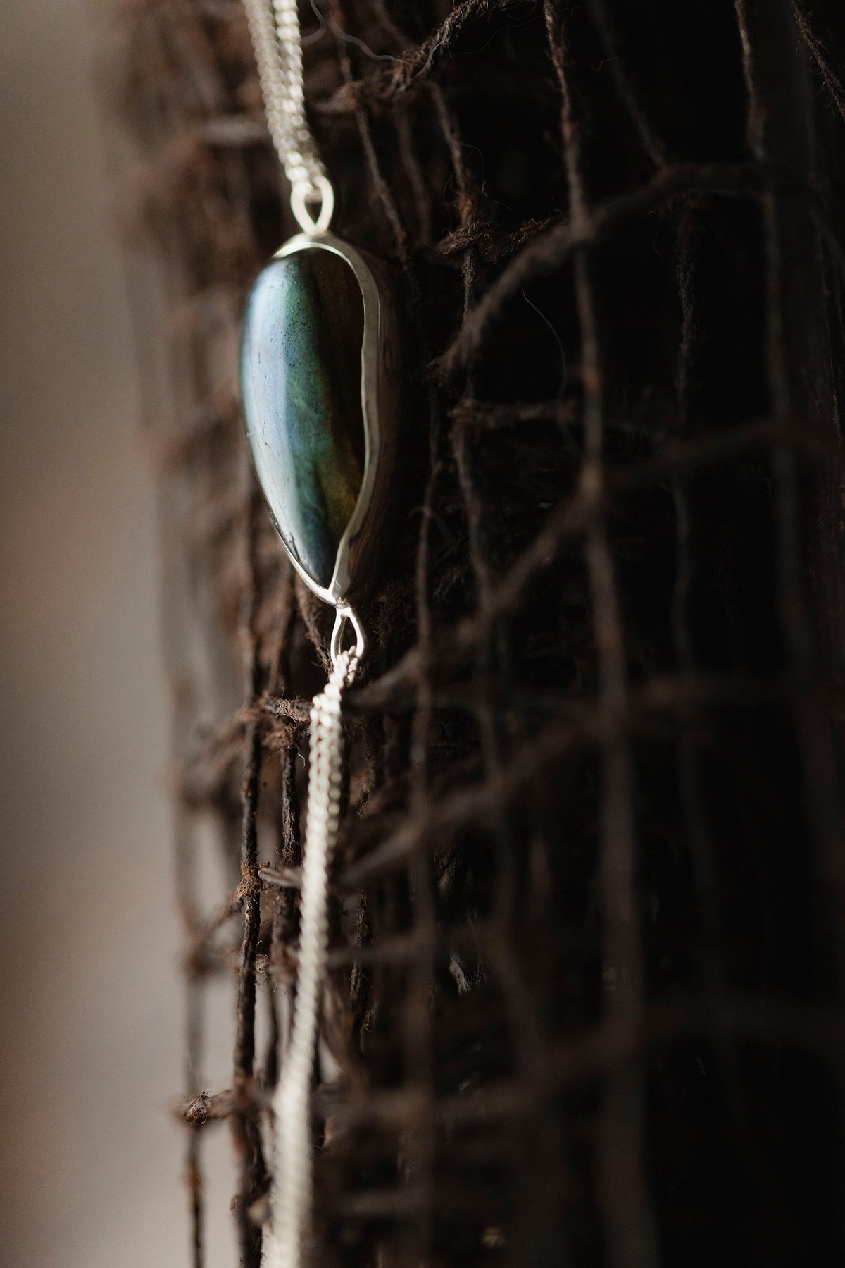 silver blacelet  ( labradorite )