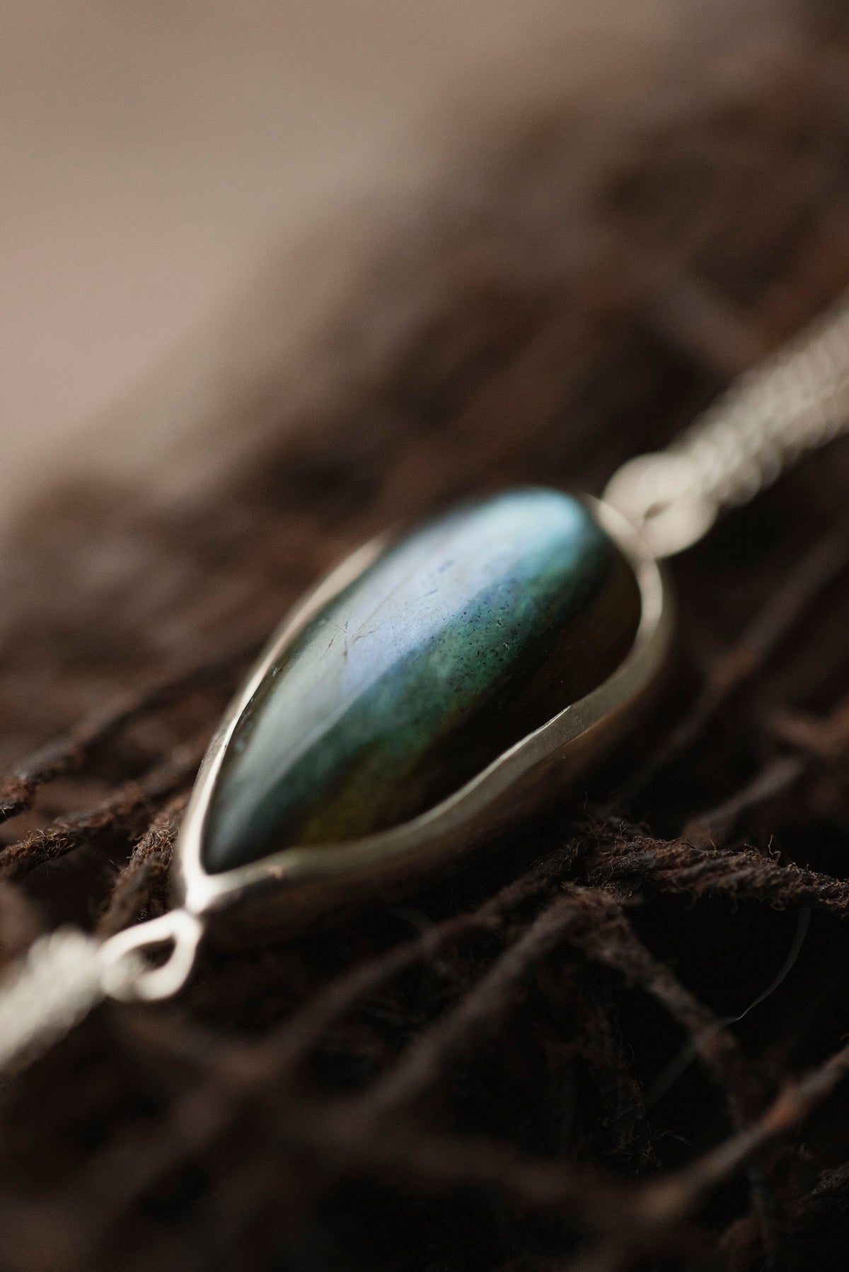 silver blacelet  ( labradorite )