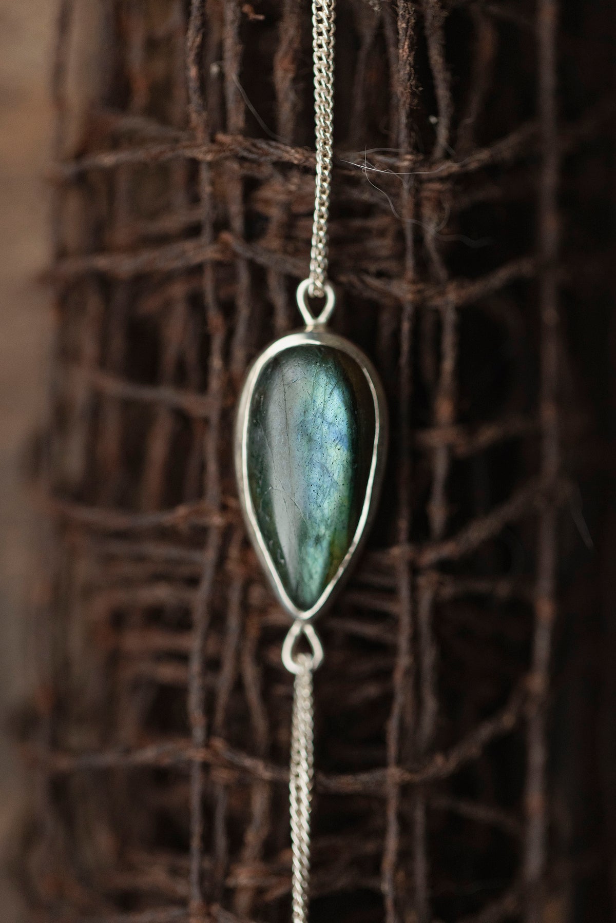 silver blacelet  ( labradorite )