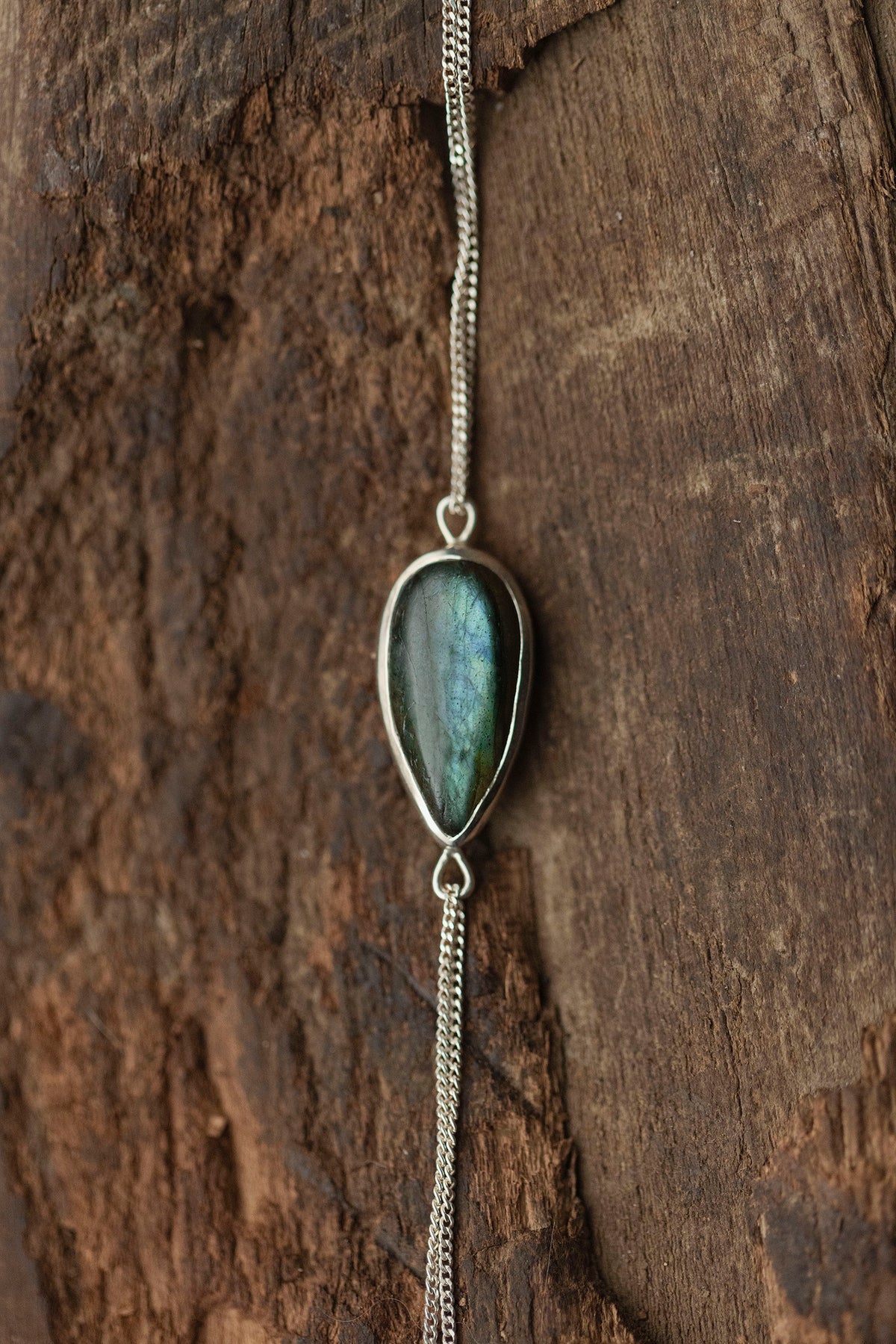 silver blacelet  ( labradorite )