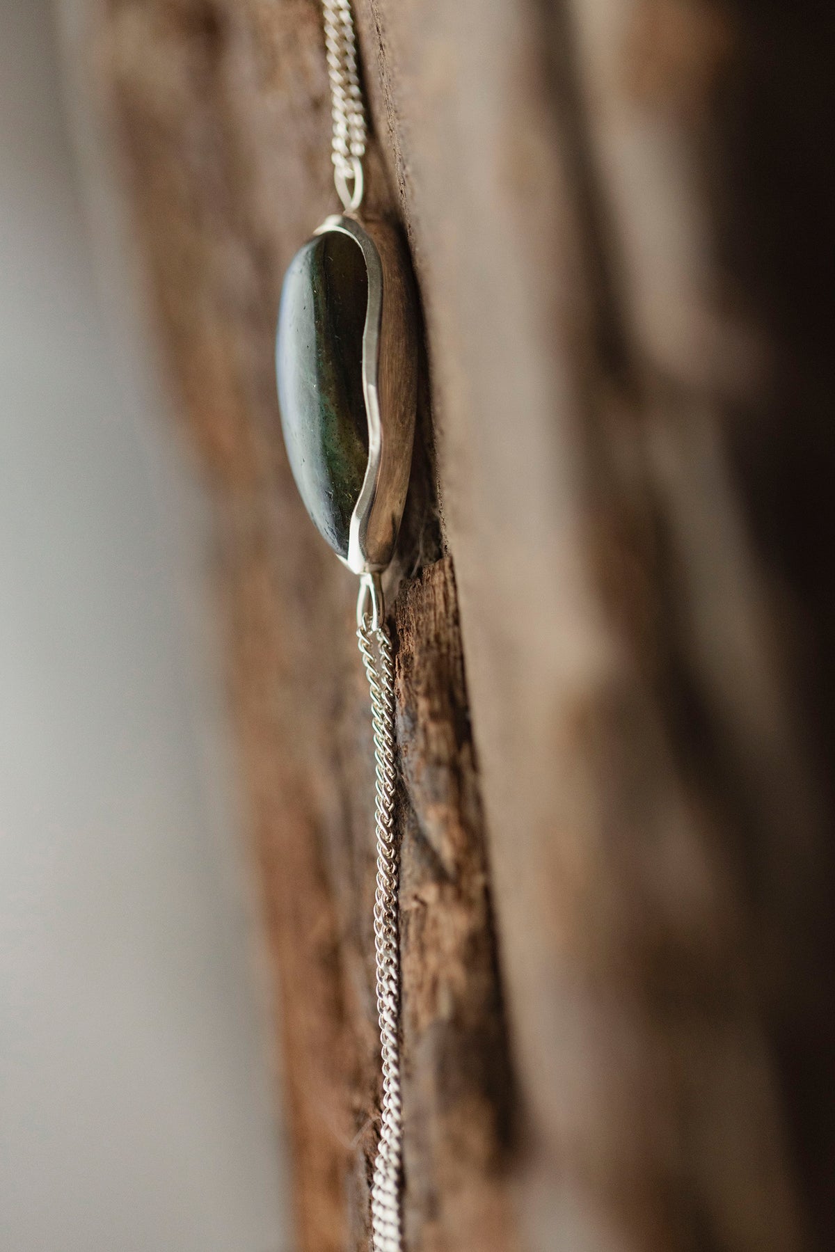 silver blacelet  ( labradorite )