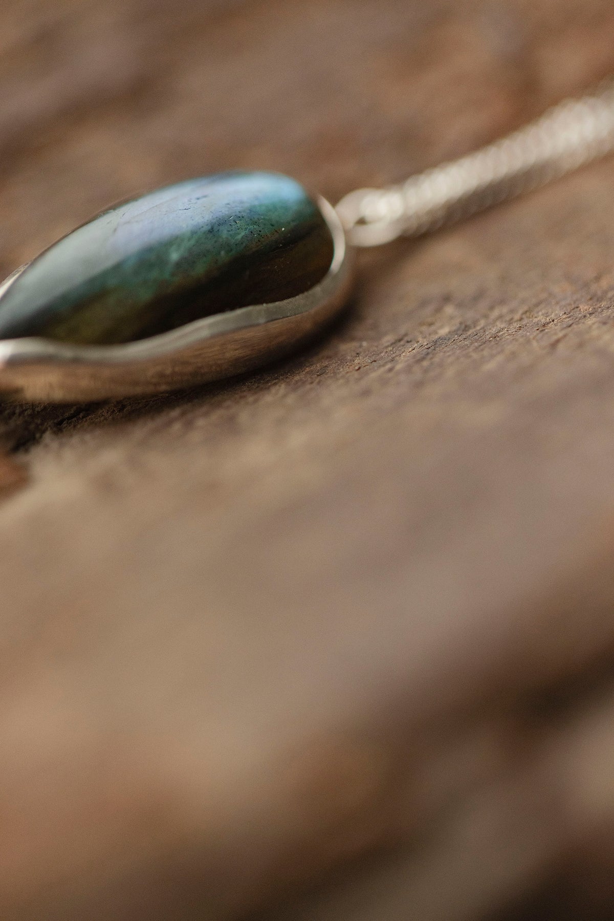 silver blacelet  ( labradorite )