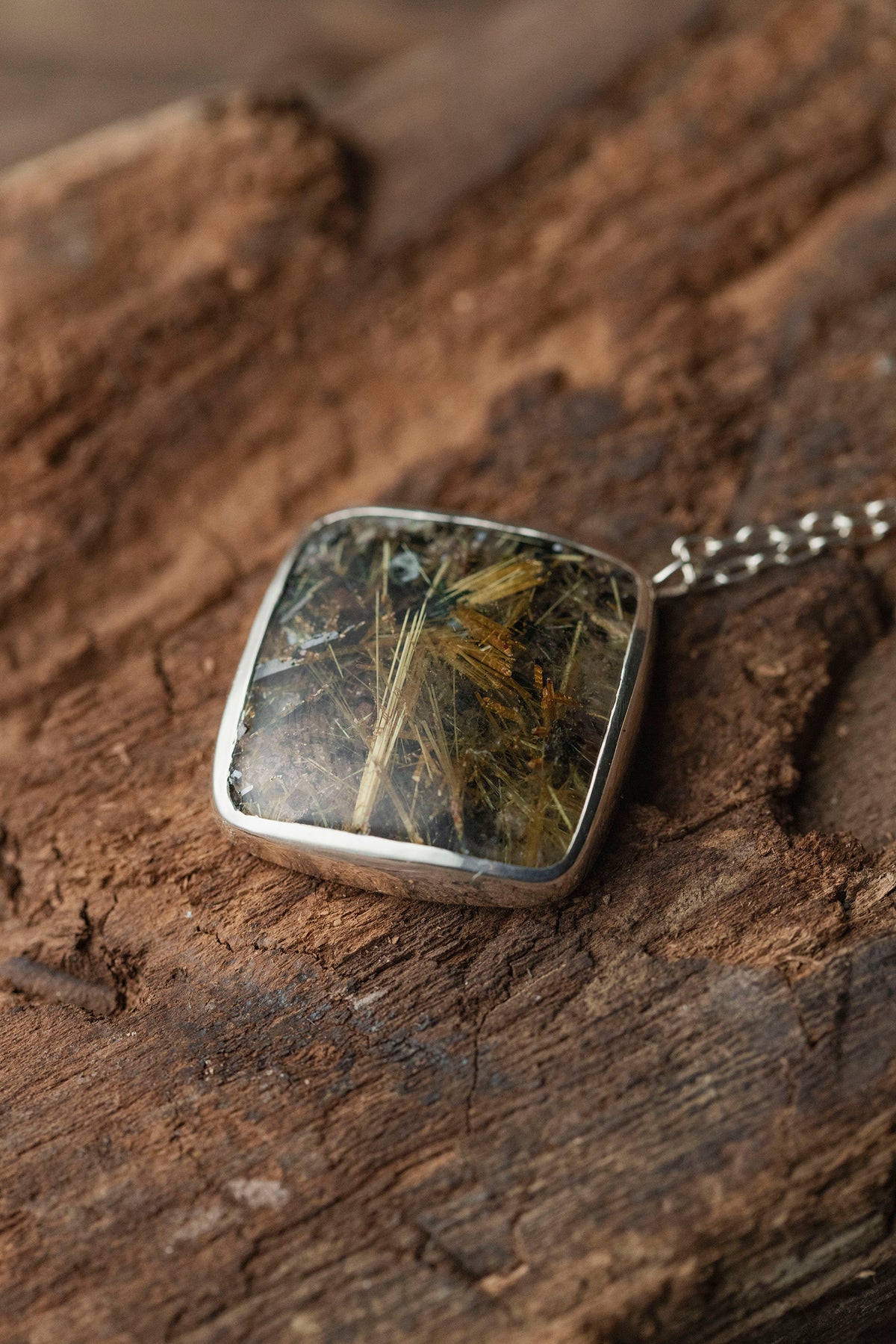 silver necklace  silver top ( rutilated quartz )