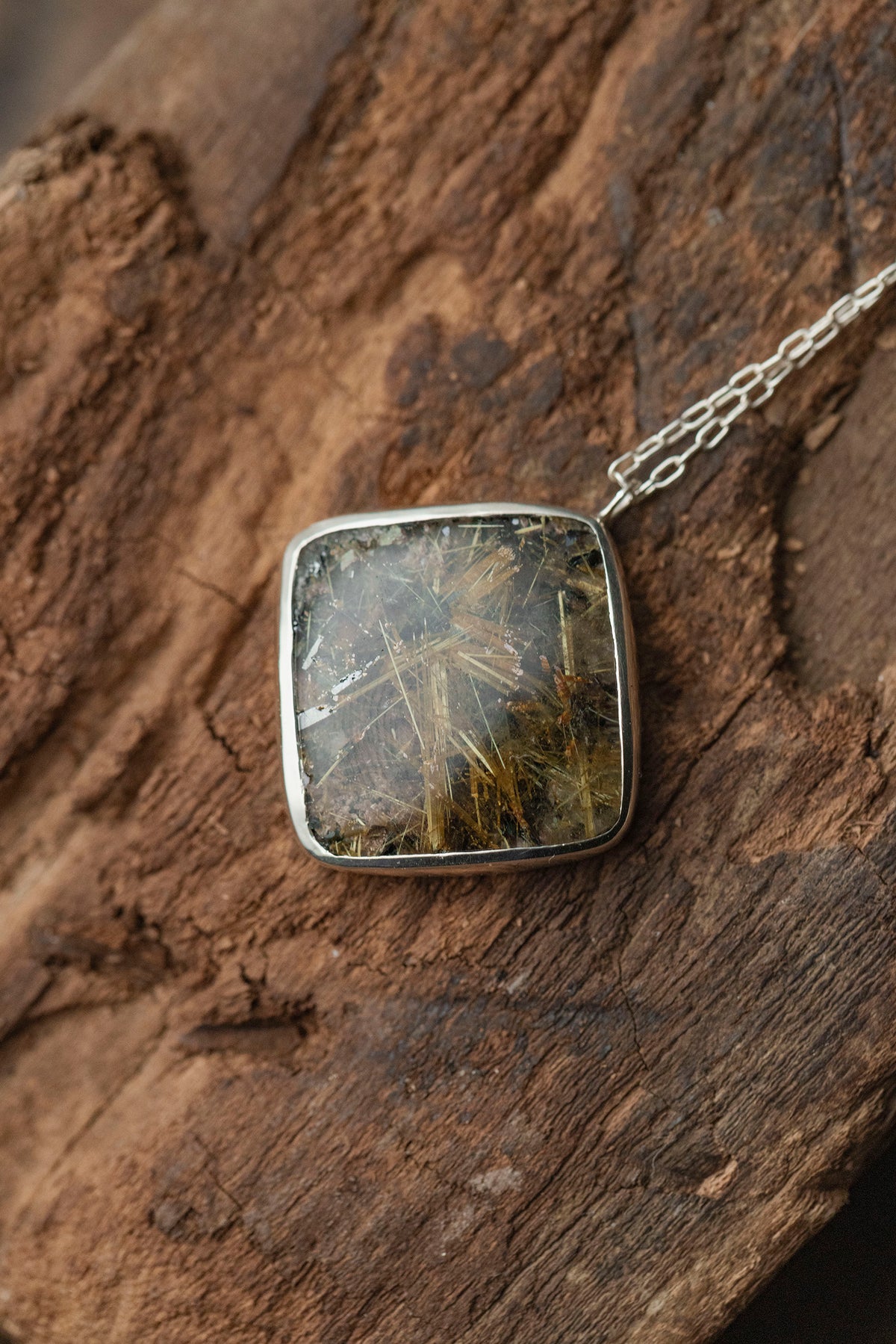silver necklace  silver top ( rutilated quartz )