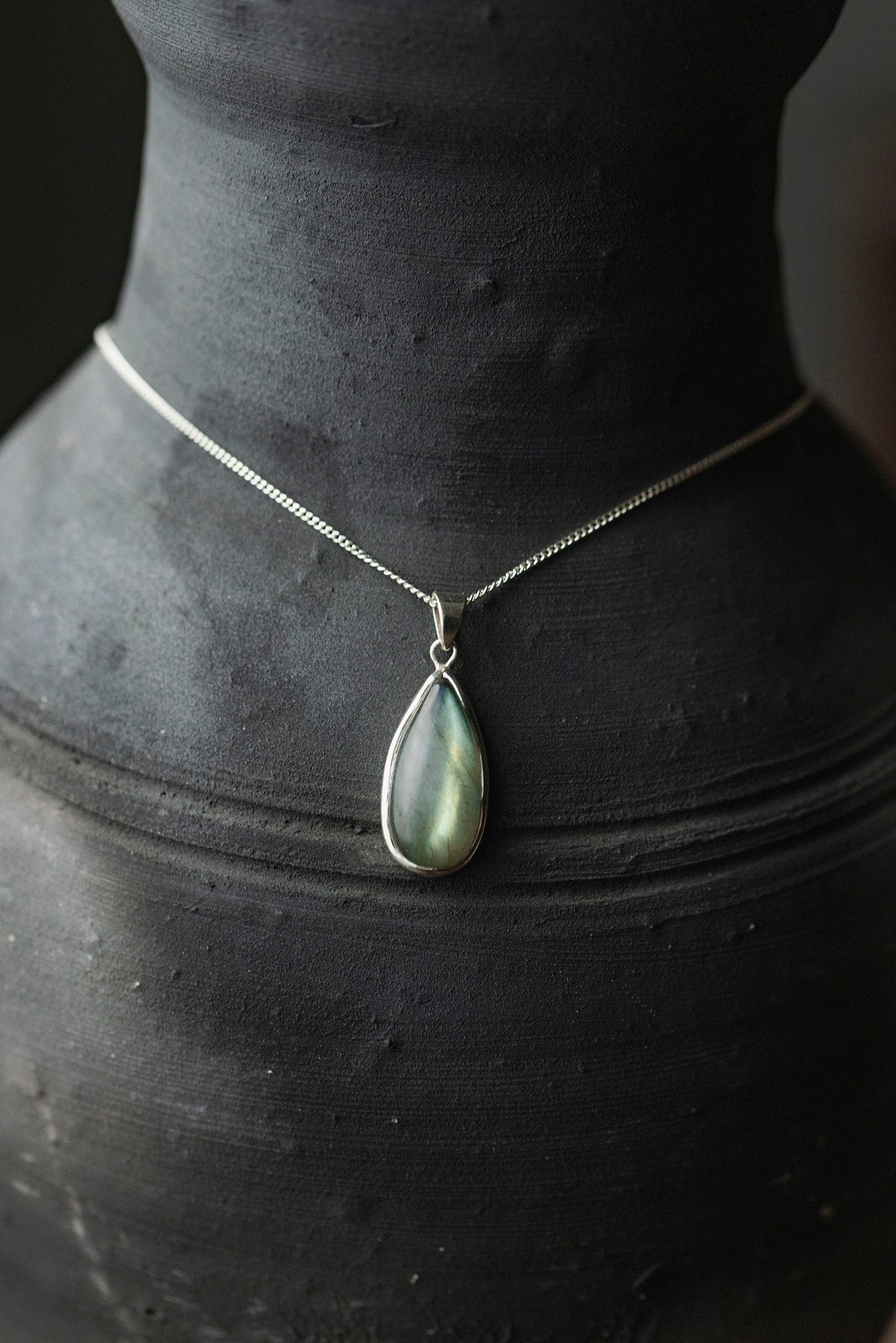 silver necklace  ( labradorite )