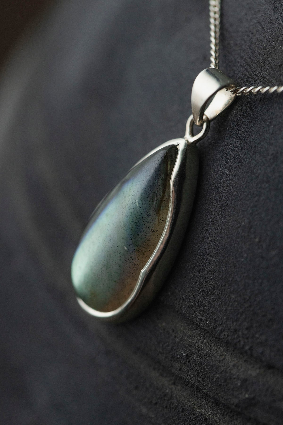 silver necklace  ( labradorite )