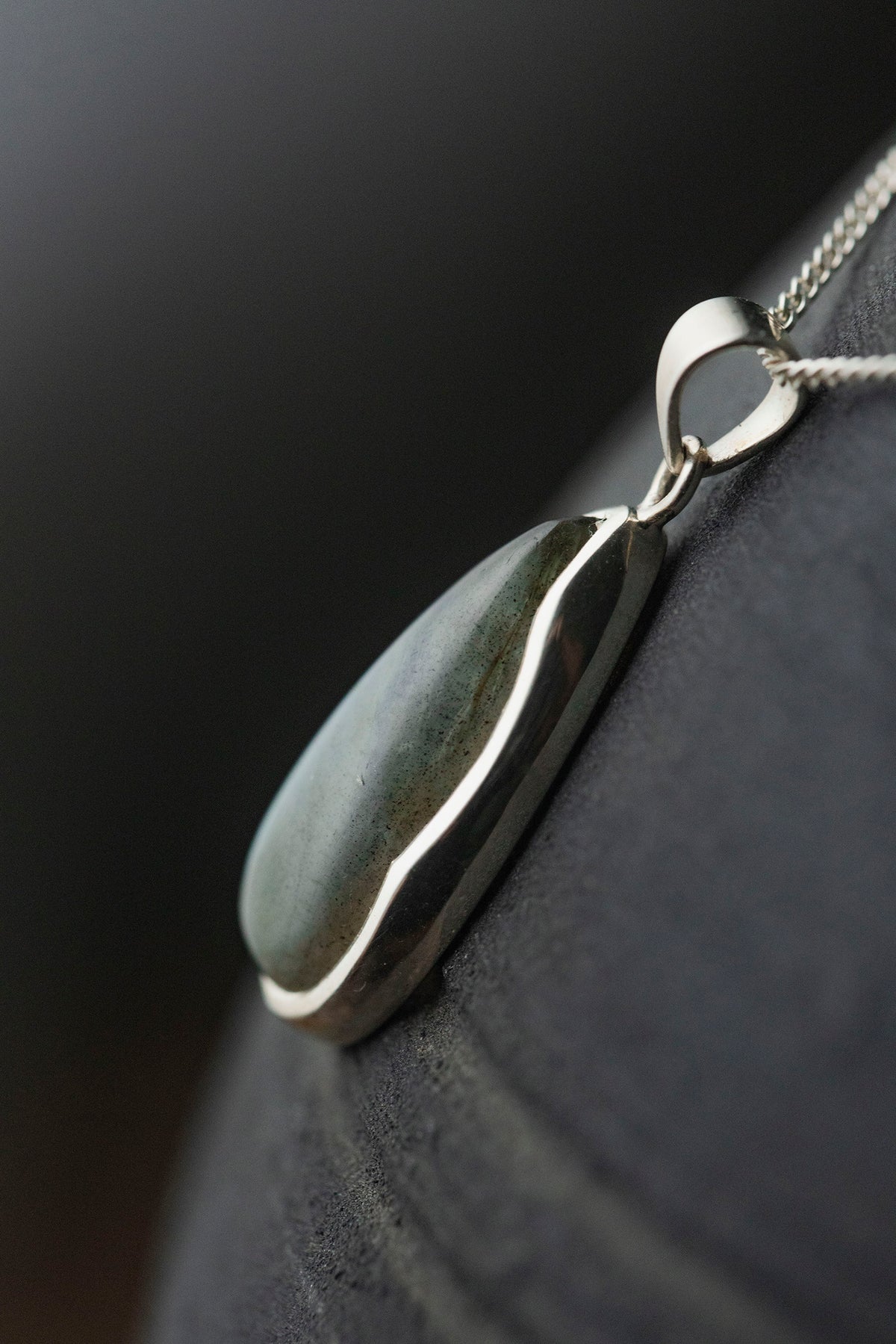 silver necklace  ( labradorite )