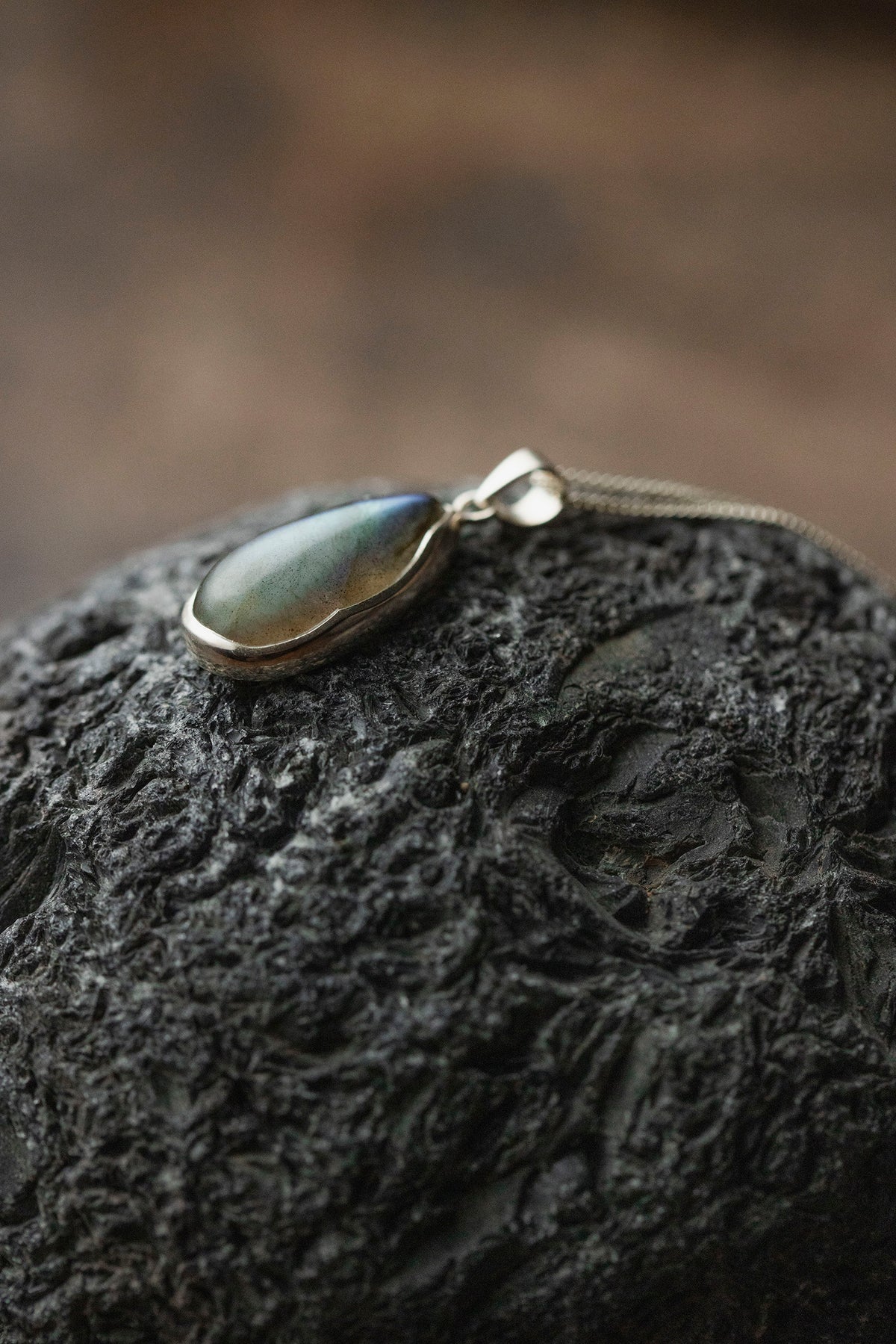 silver necklace  ( labradorite )
