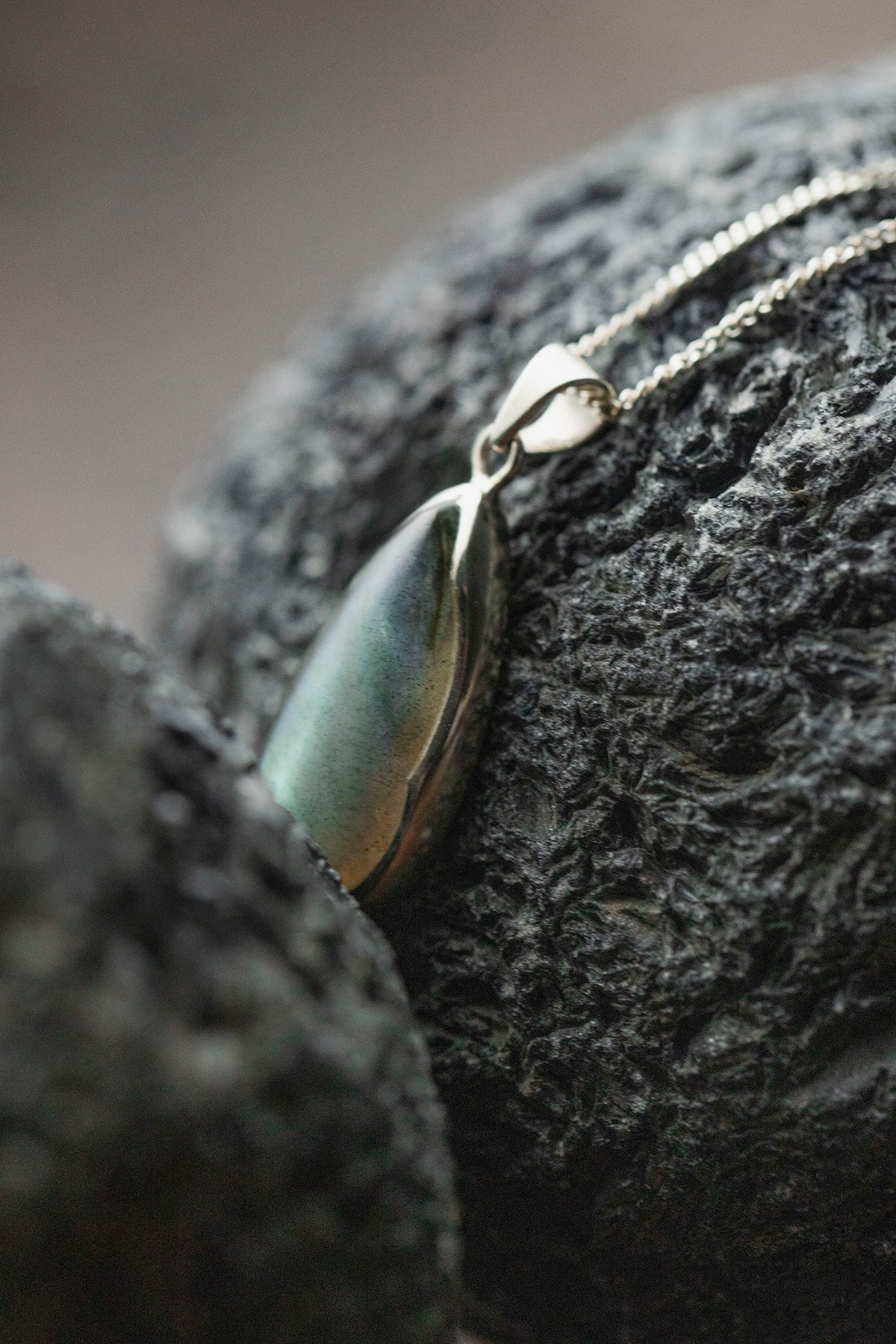 silver necklace  ( labradorite )