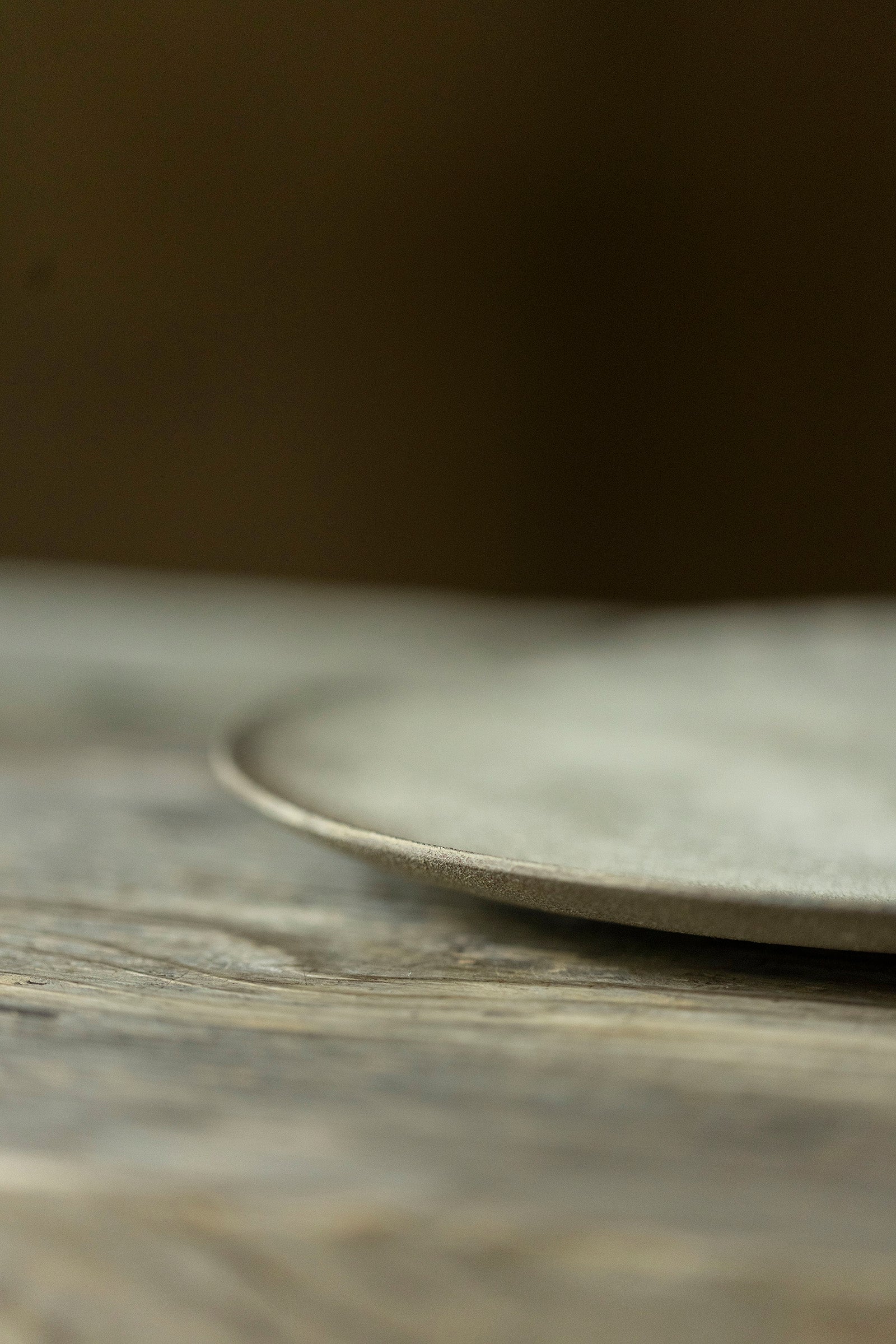 督田昌巳  平皿 556