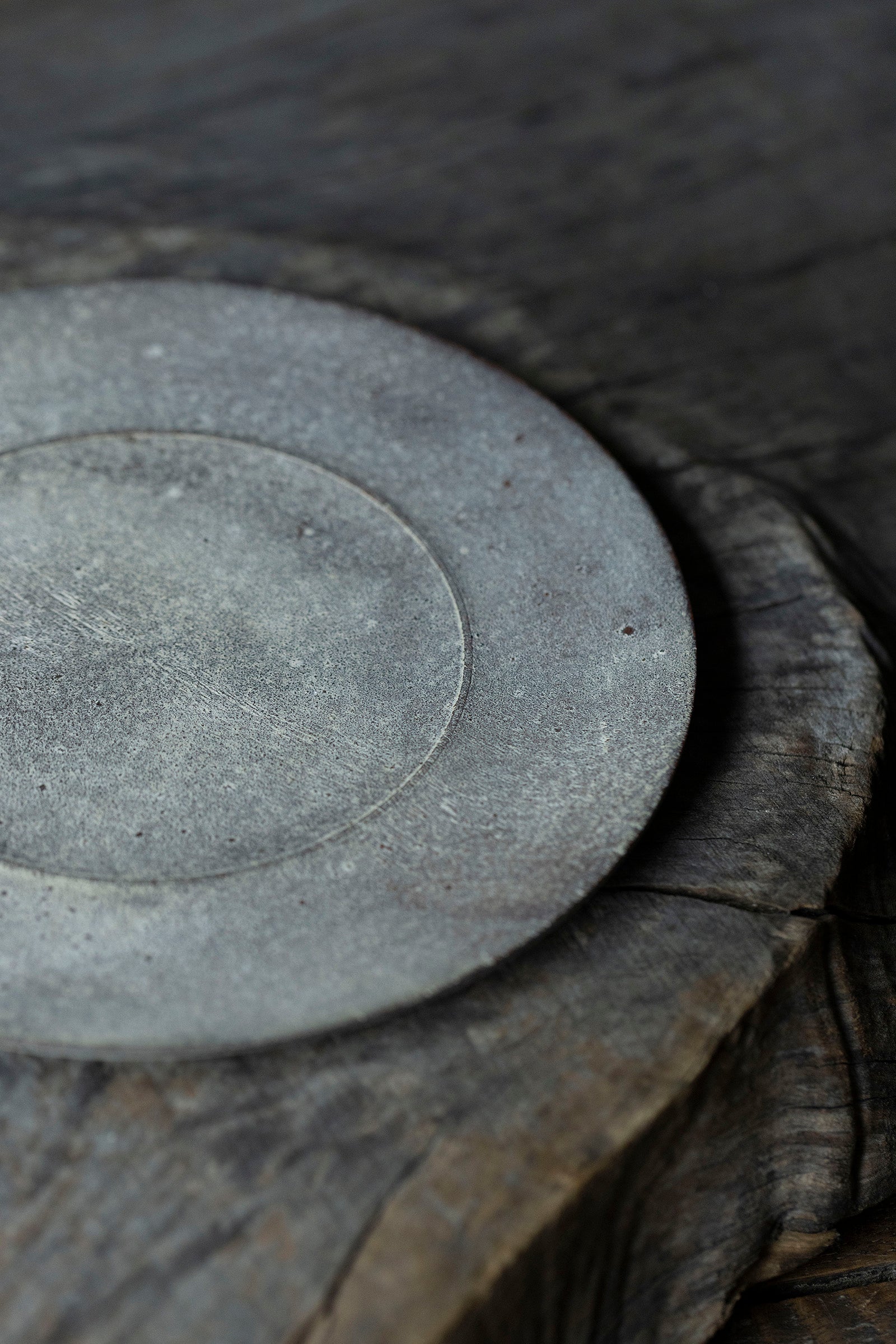 督田昌巳  リム平皿 497