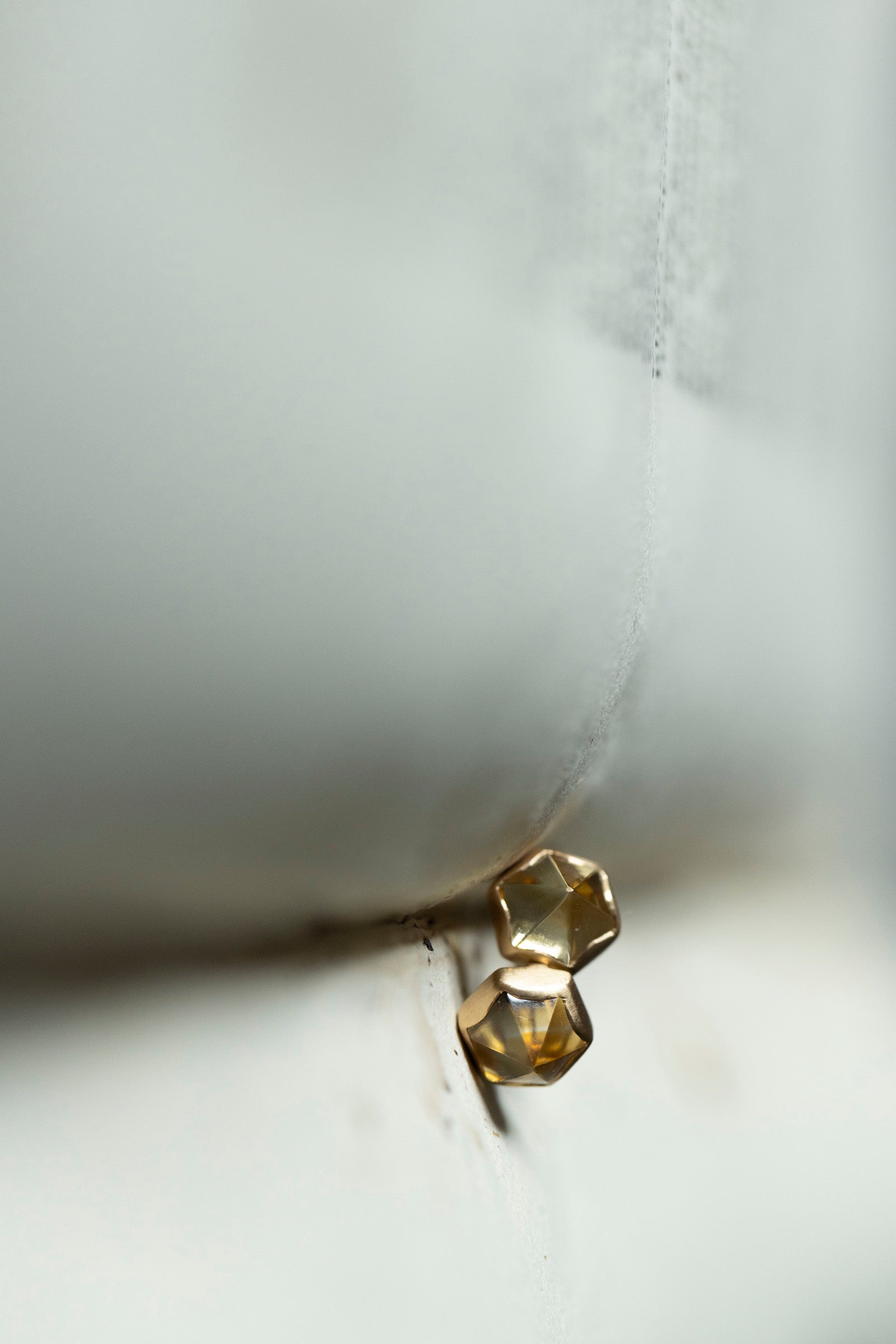 18K  hexagon  earrings (pair)