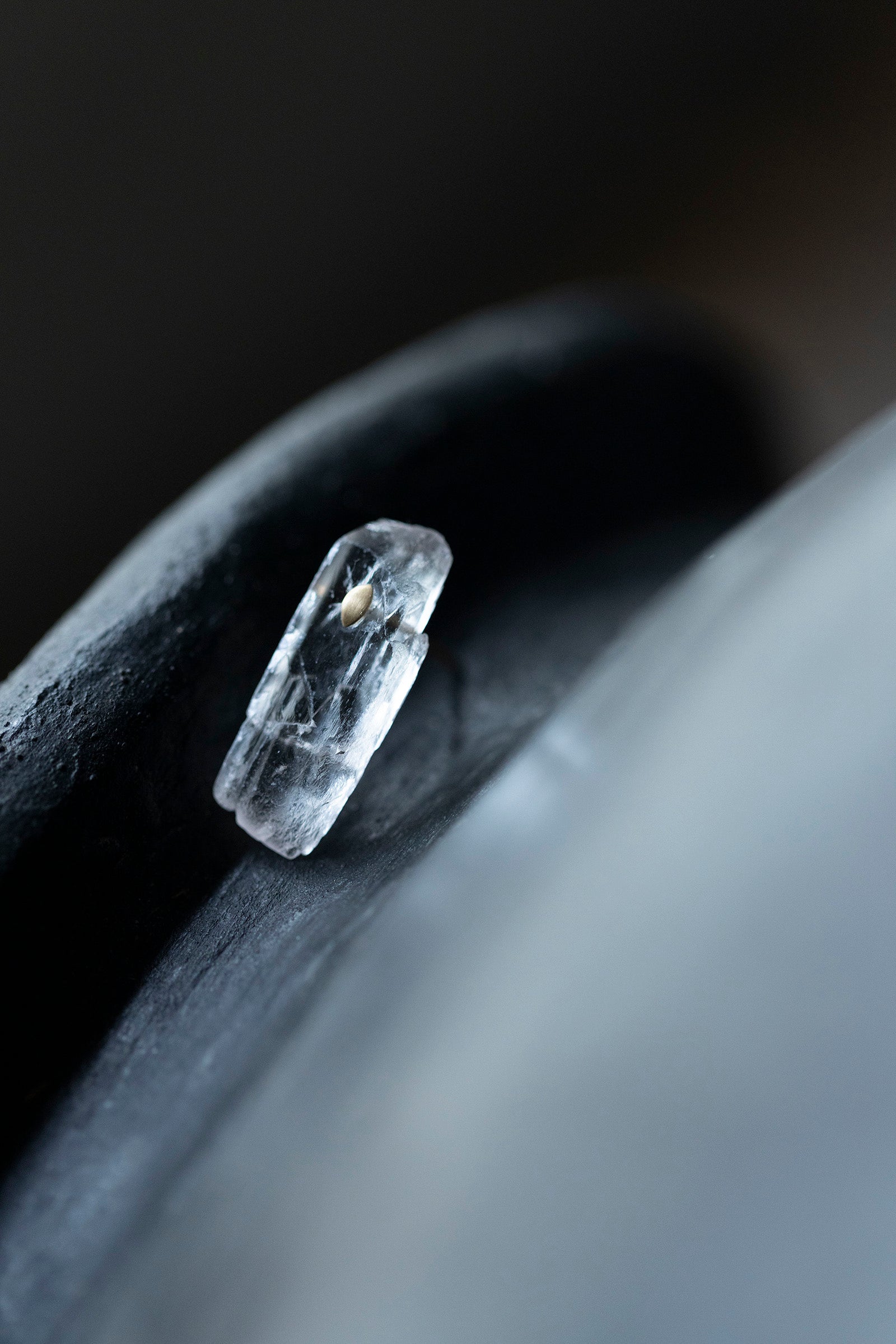 18K  kunzite  rough stone earring (single)