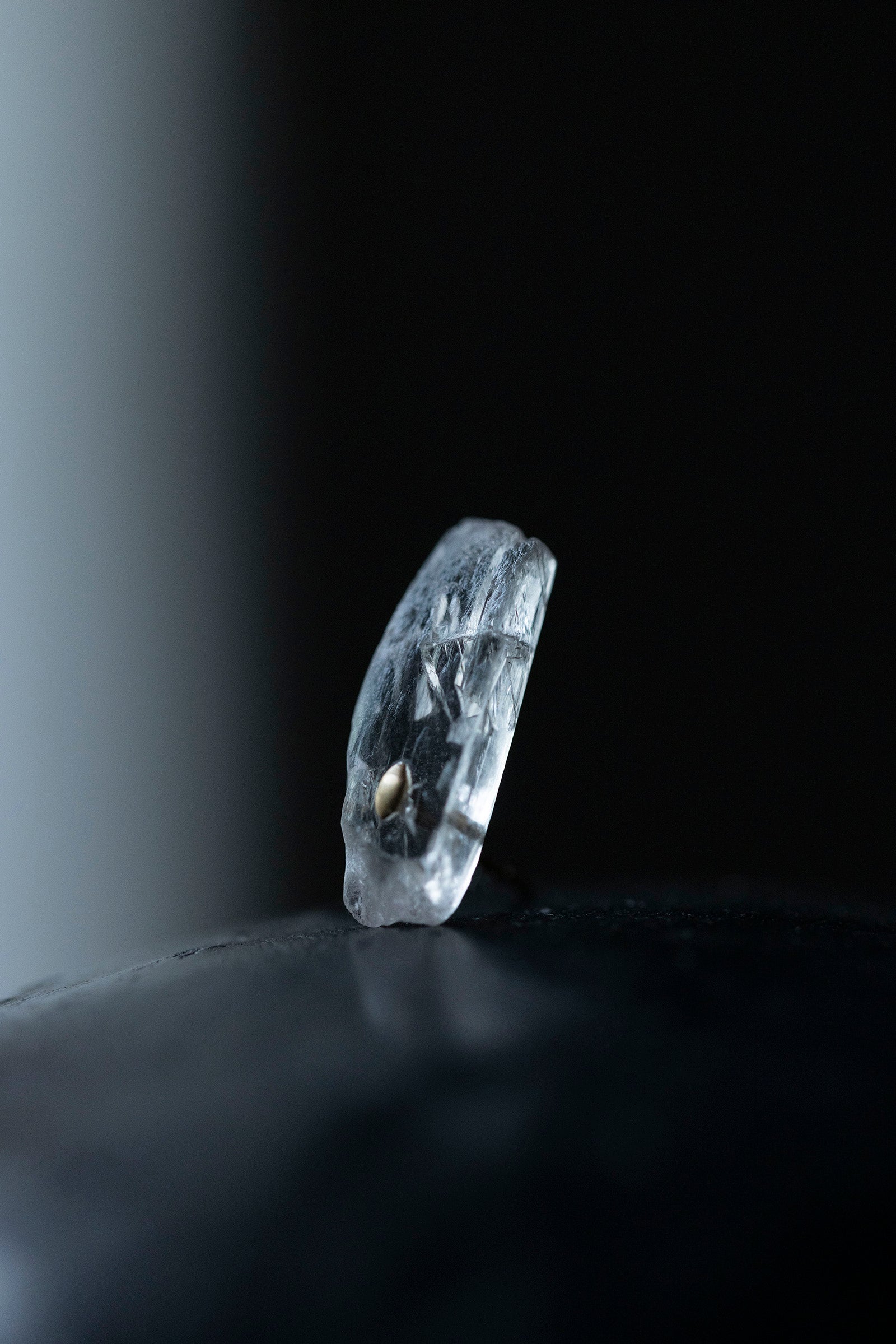 18K  kunzite  rough stone earring (single)