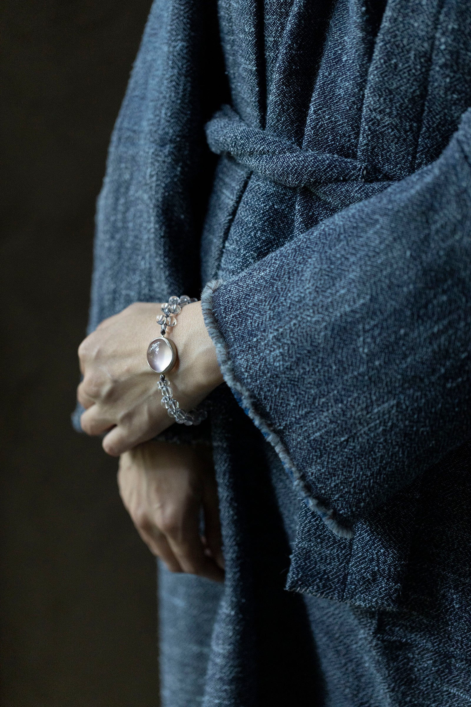 18K aquamarine rough stone earring (single)