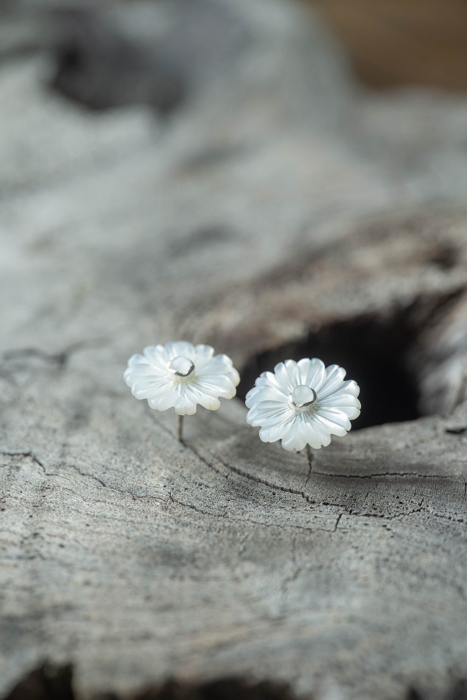 silver earrings pair moonstone +  daisy flower pearl  big