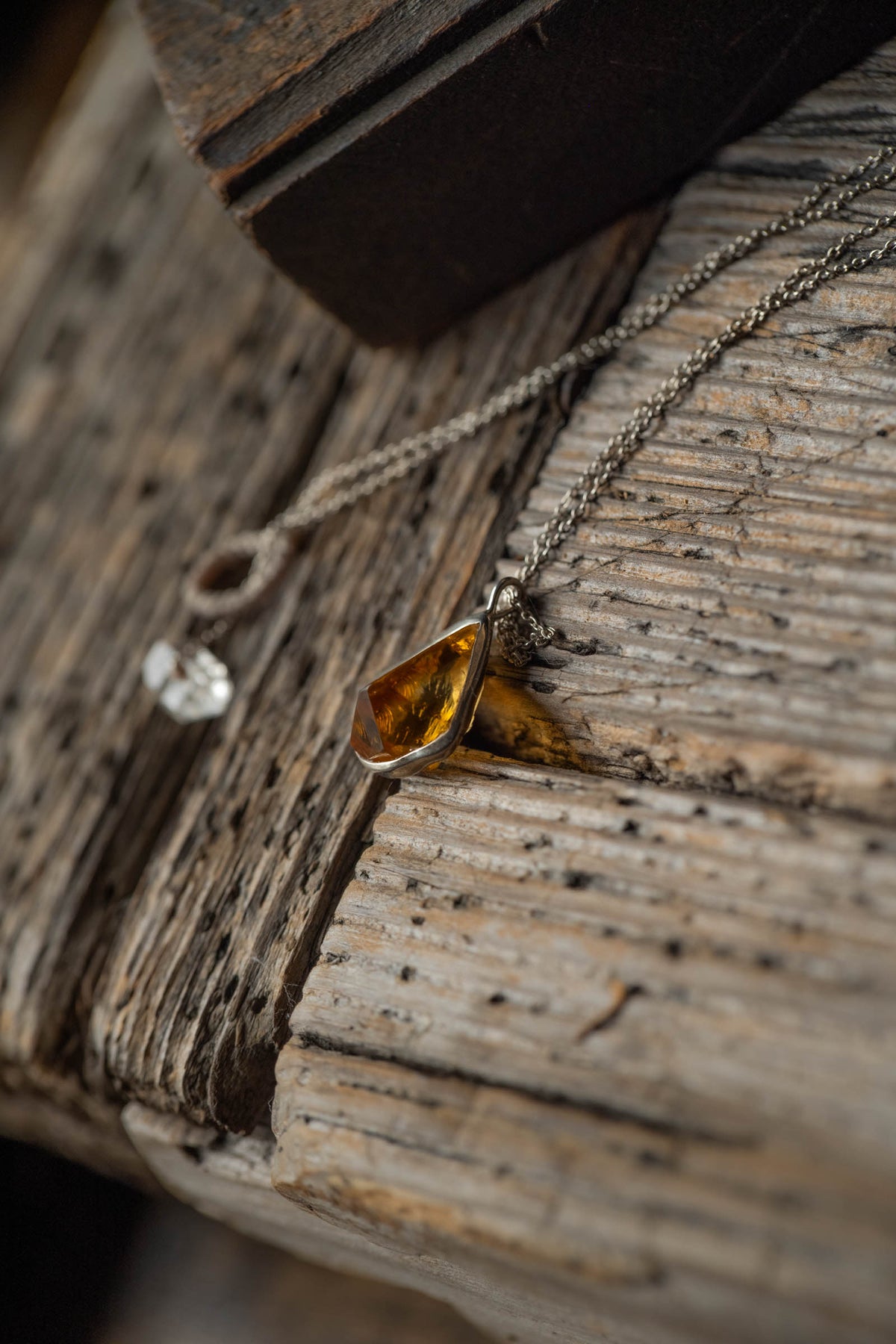 silver necklace  silver top ( citrine )