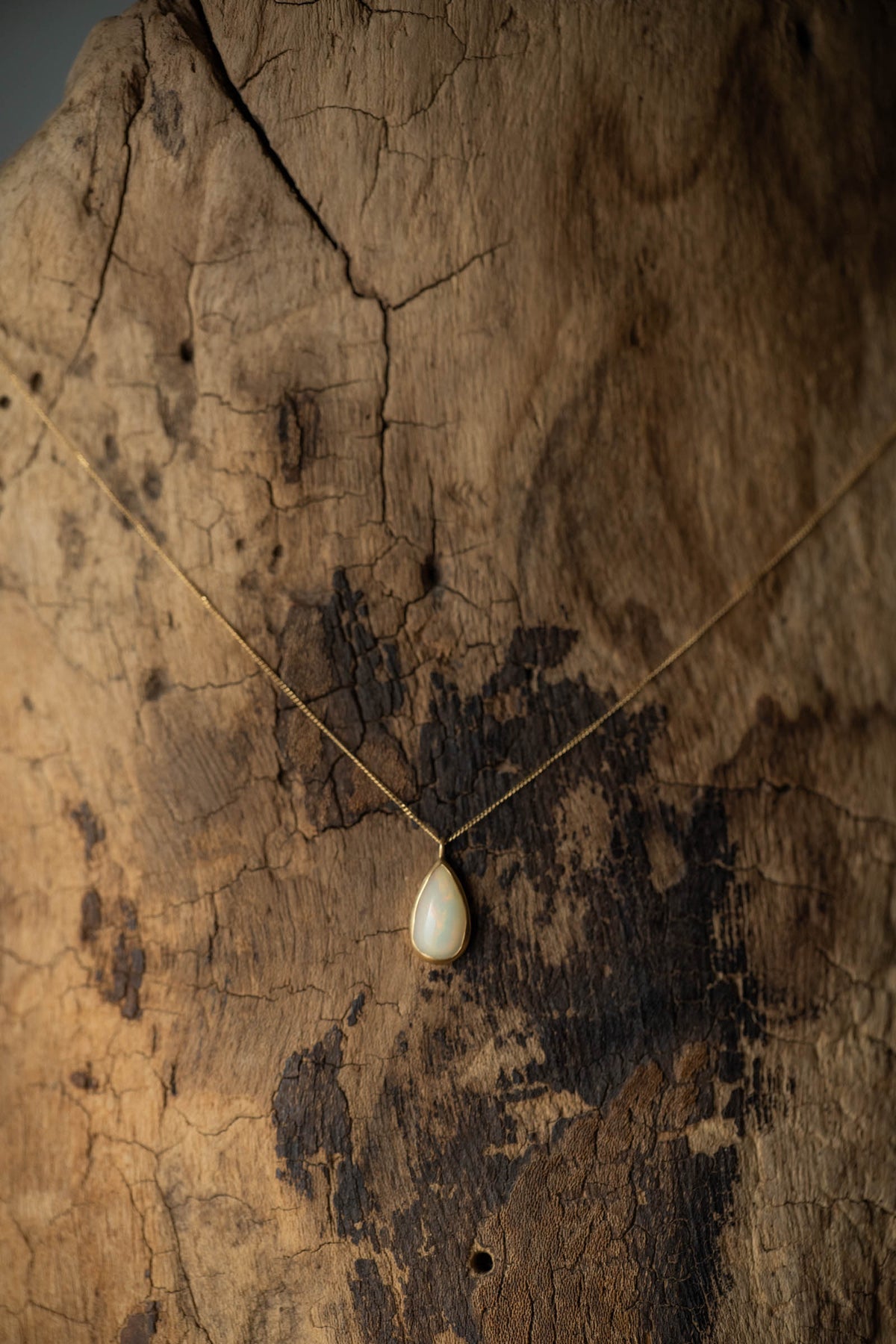 18K necklace ( 18K opal  )
