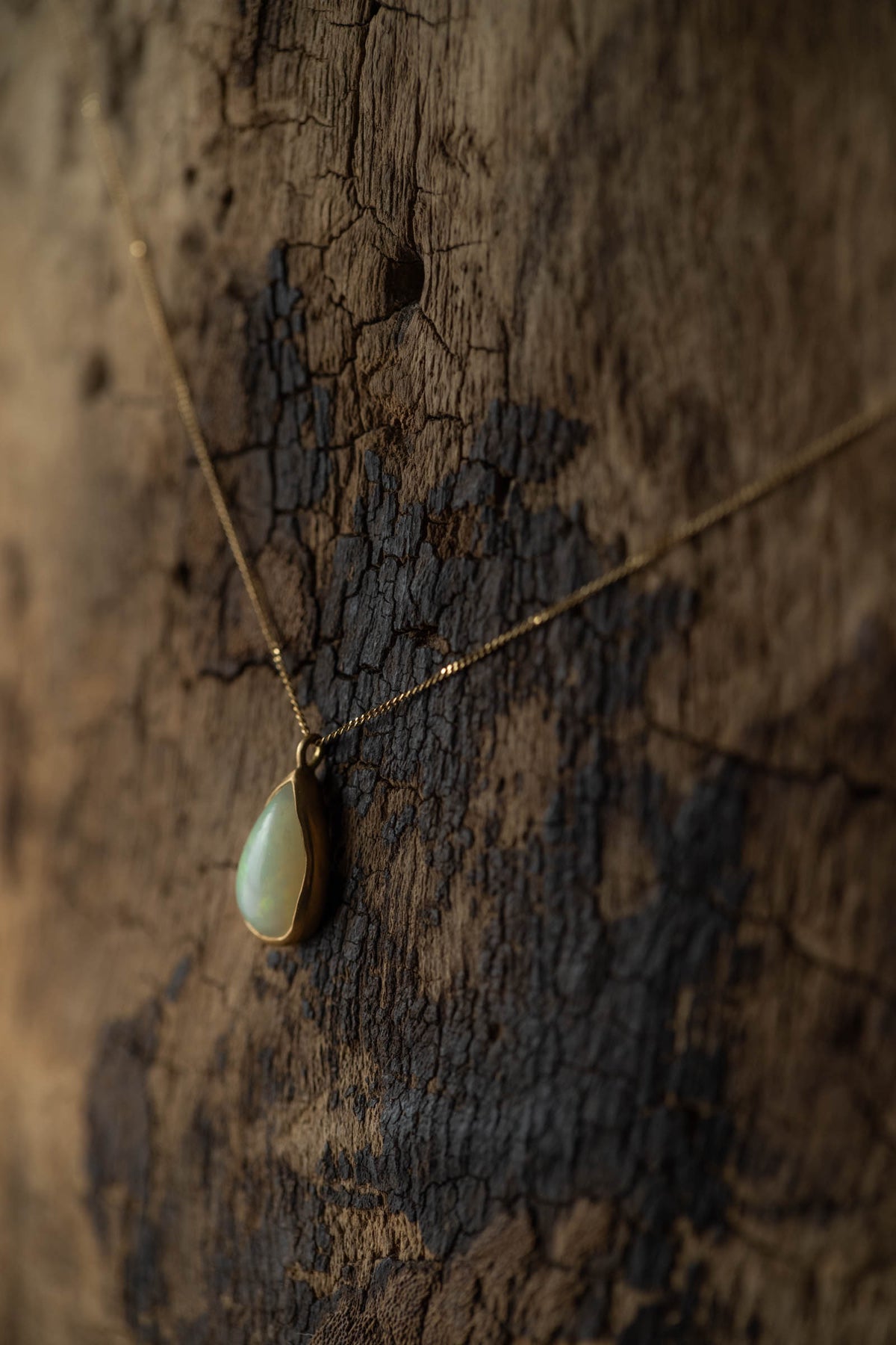 18K necklace ( 18K opal  )