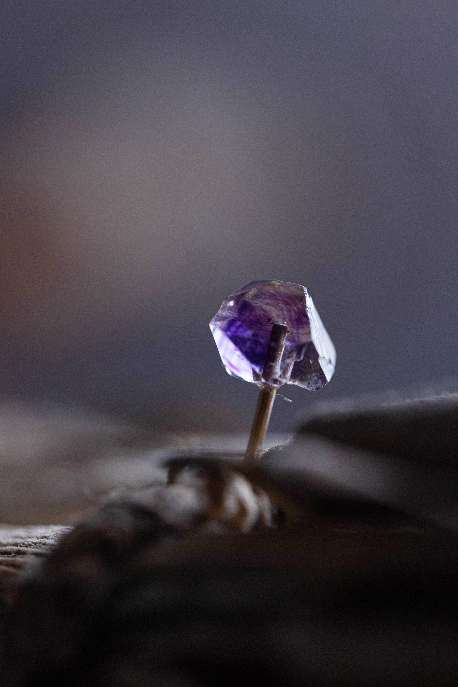 18K  amethyst rough stone earrings (single)