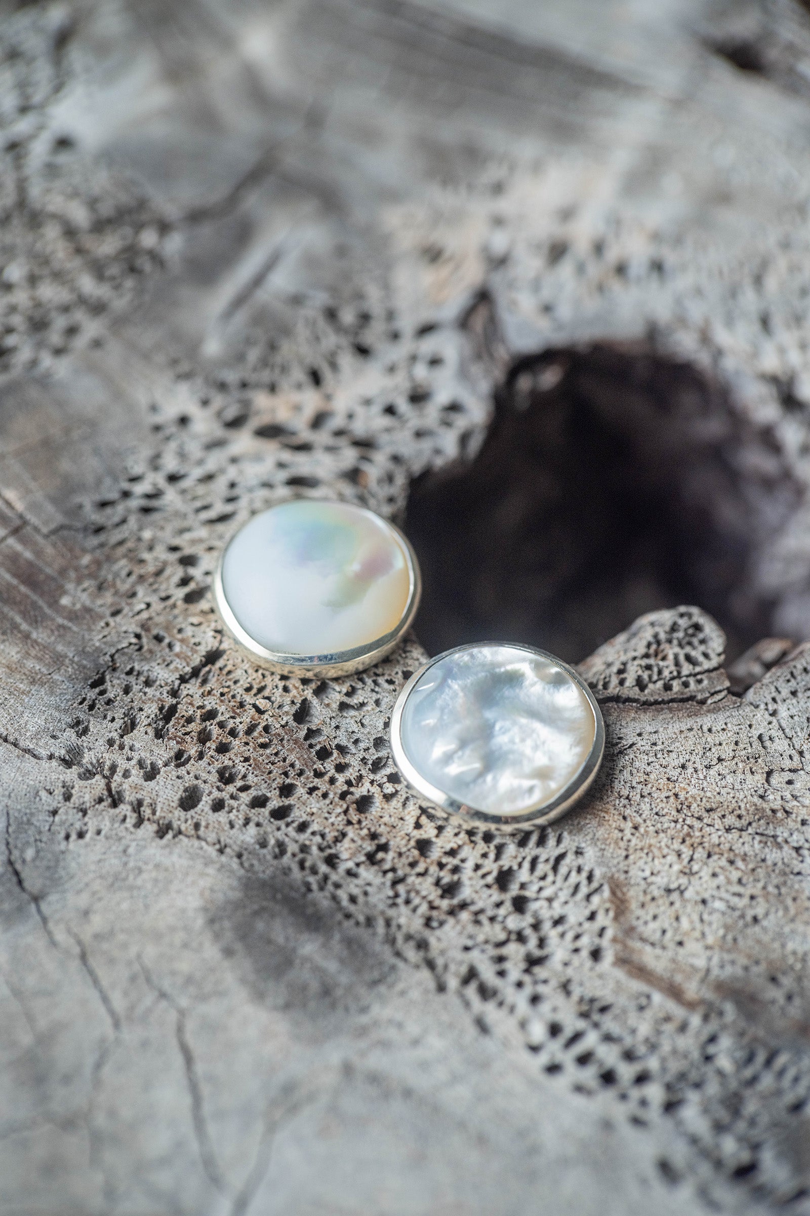 silver stud earrings pair pearl