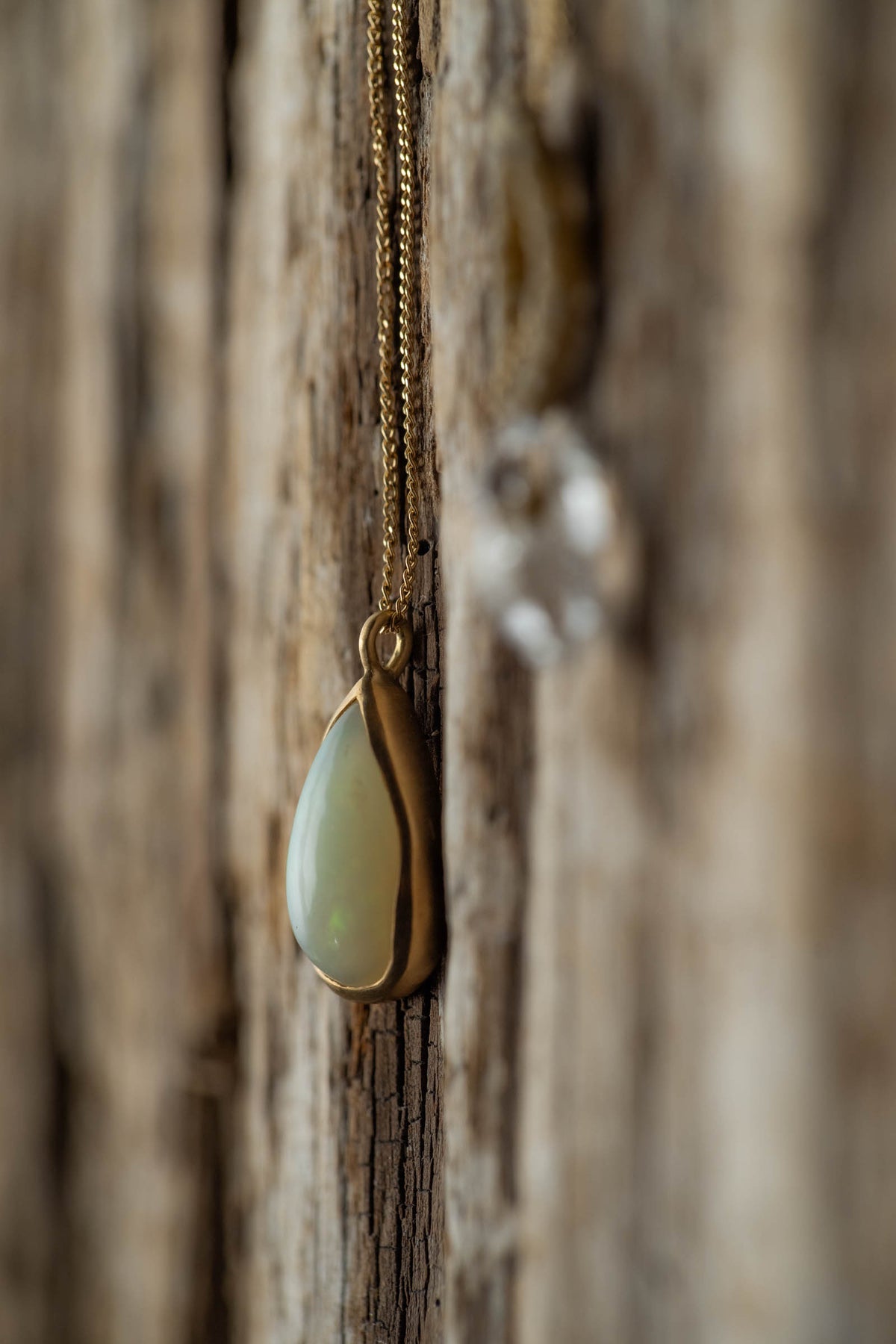18K necklace ( 18K opal  )