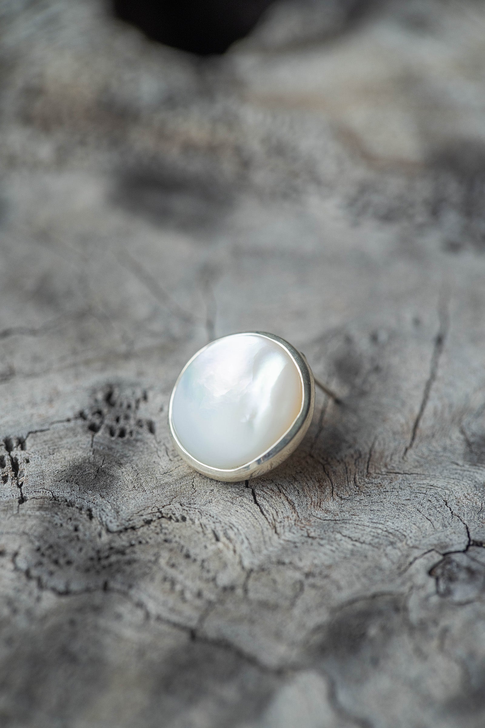 silver stud earrings pair pearl