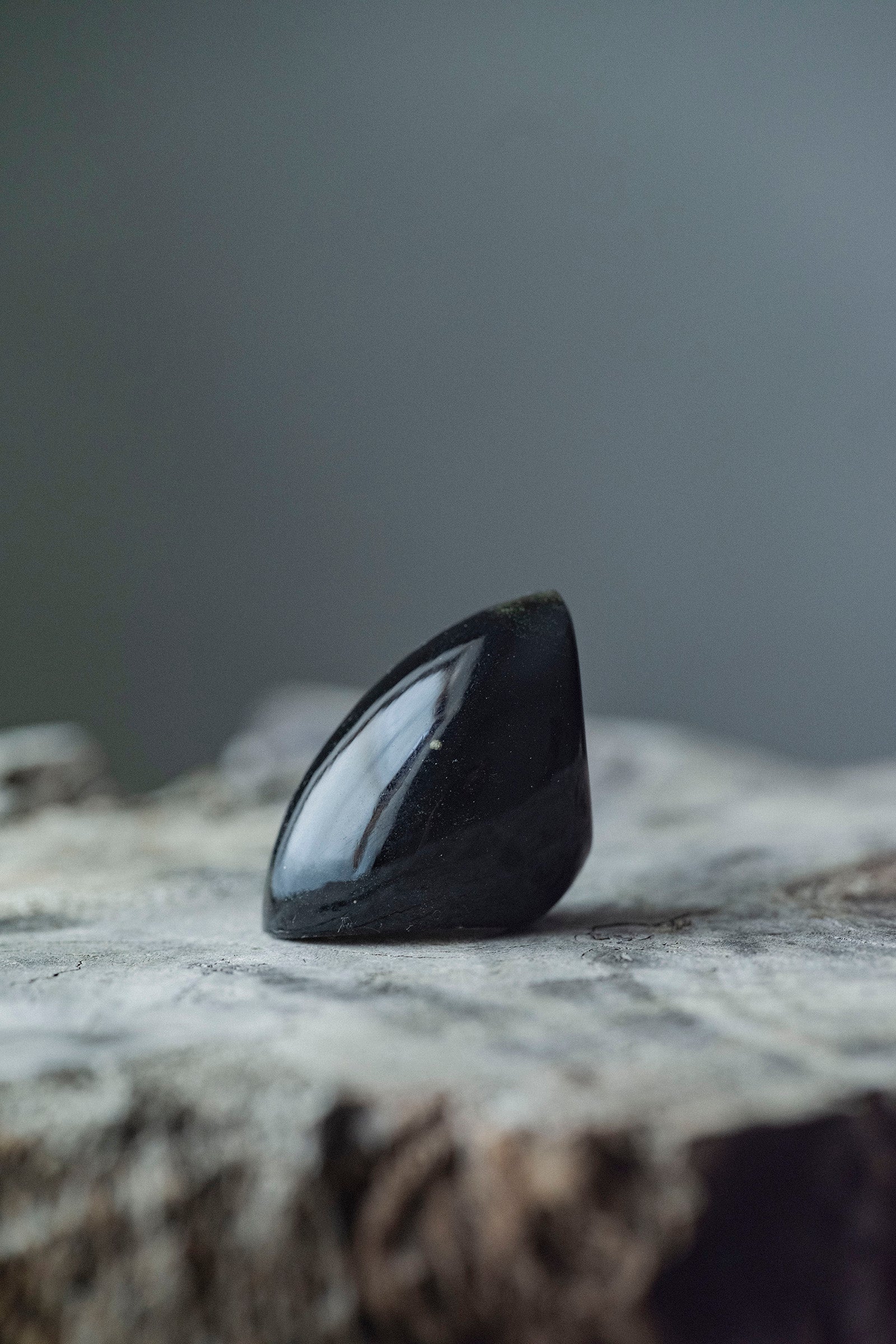 golden  obsidian ring