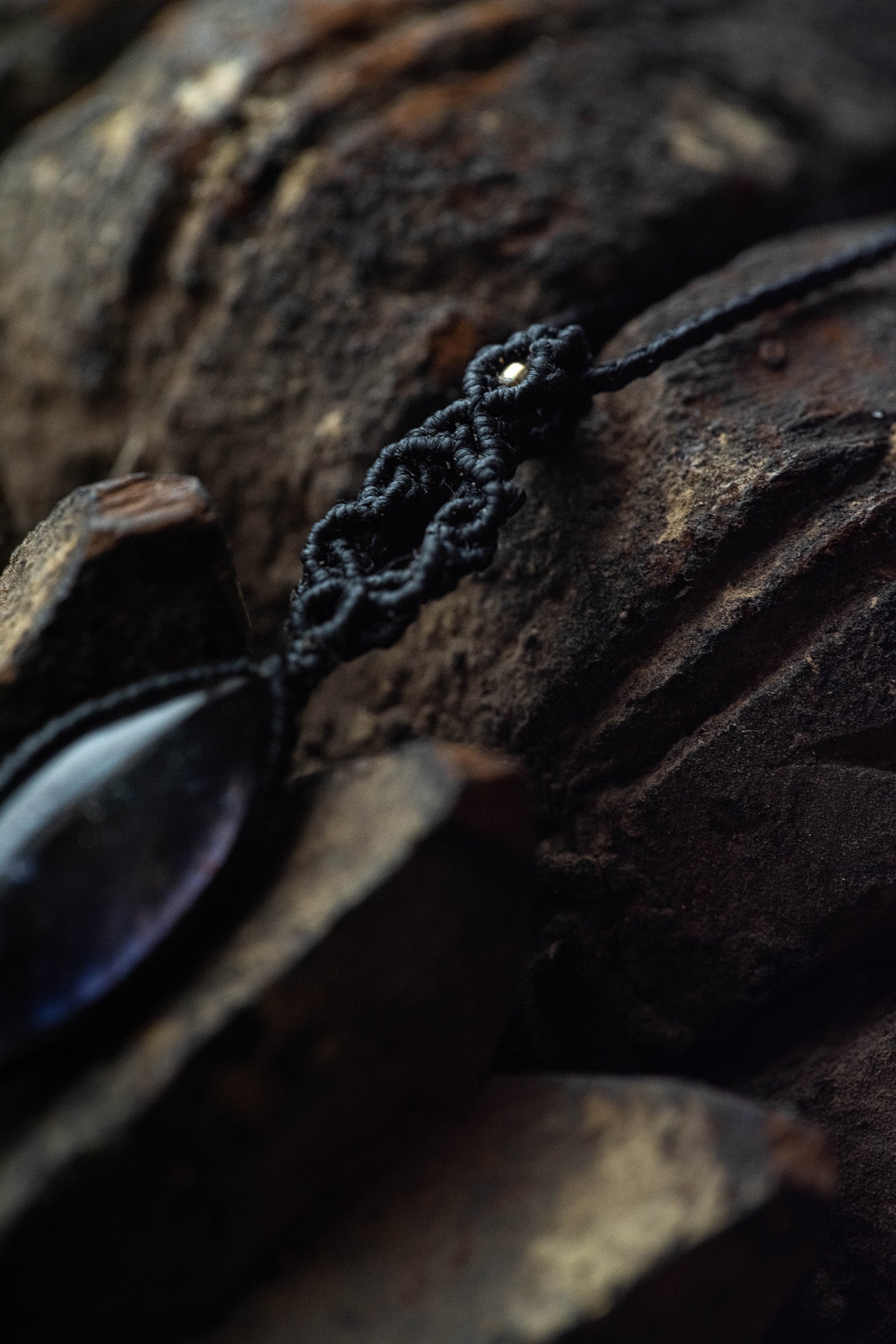 macrame necklace ( Iolite Sunstone )