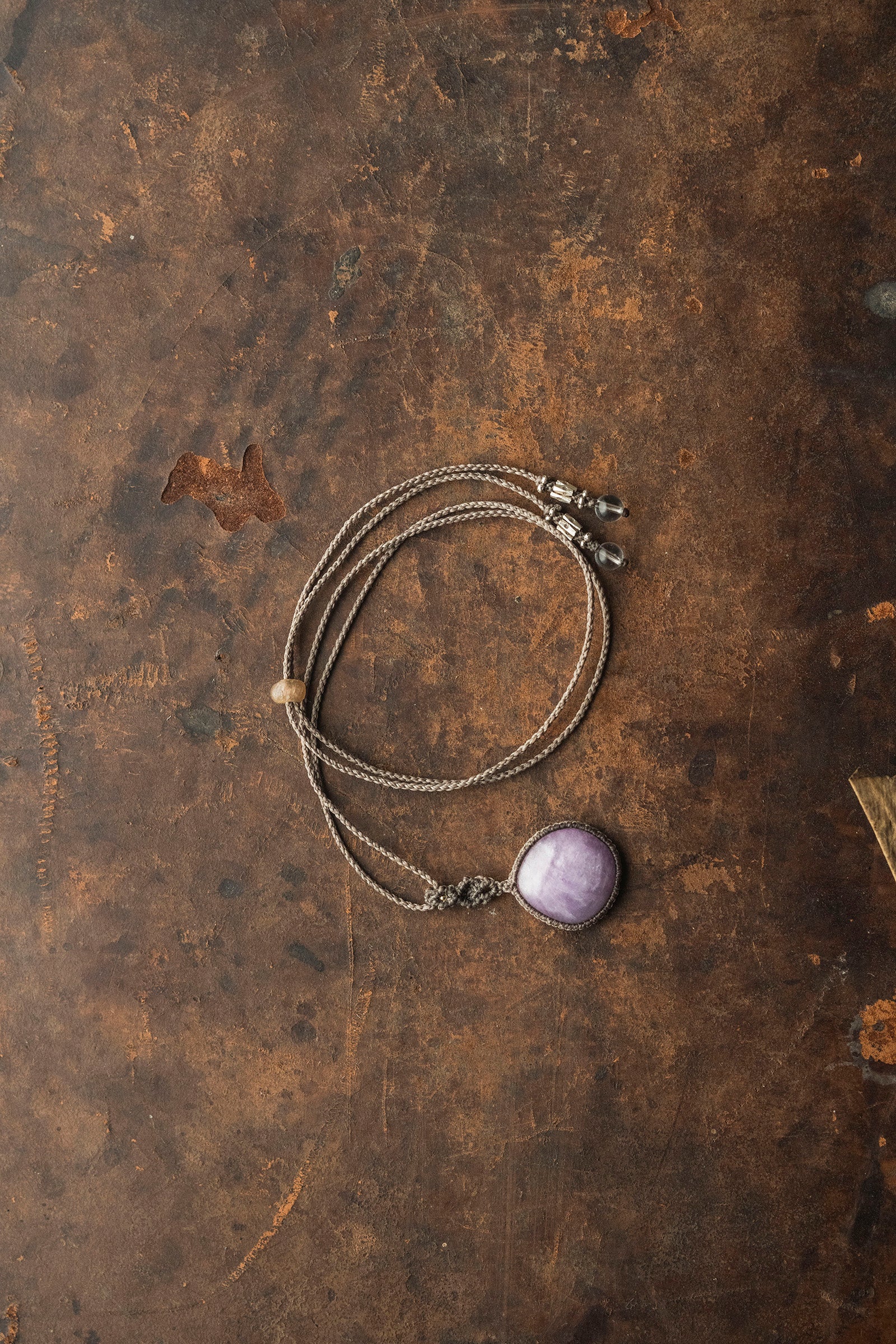 macrame necklace (kunzite)