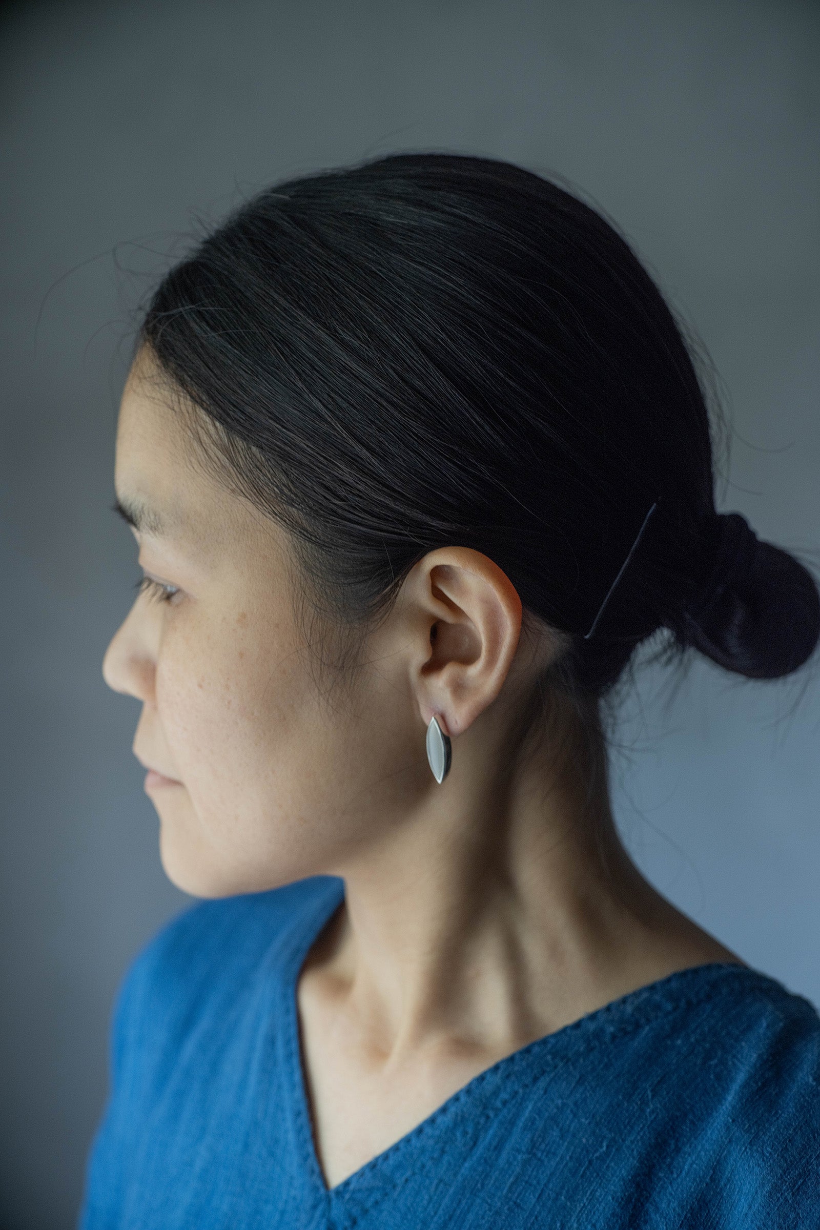 silver stud earrings pair moonstone
