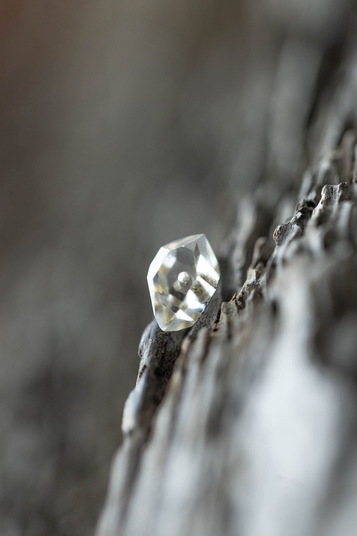 18K  herkimer quartz rough stone earring (single)