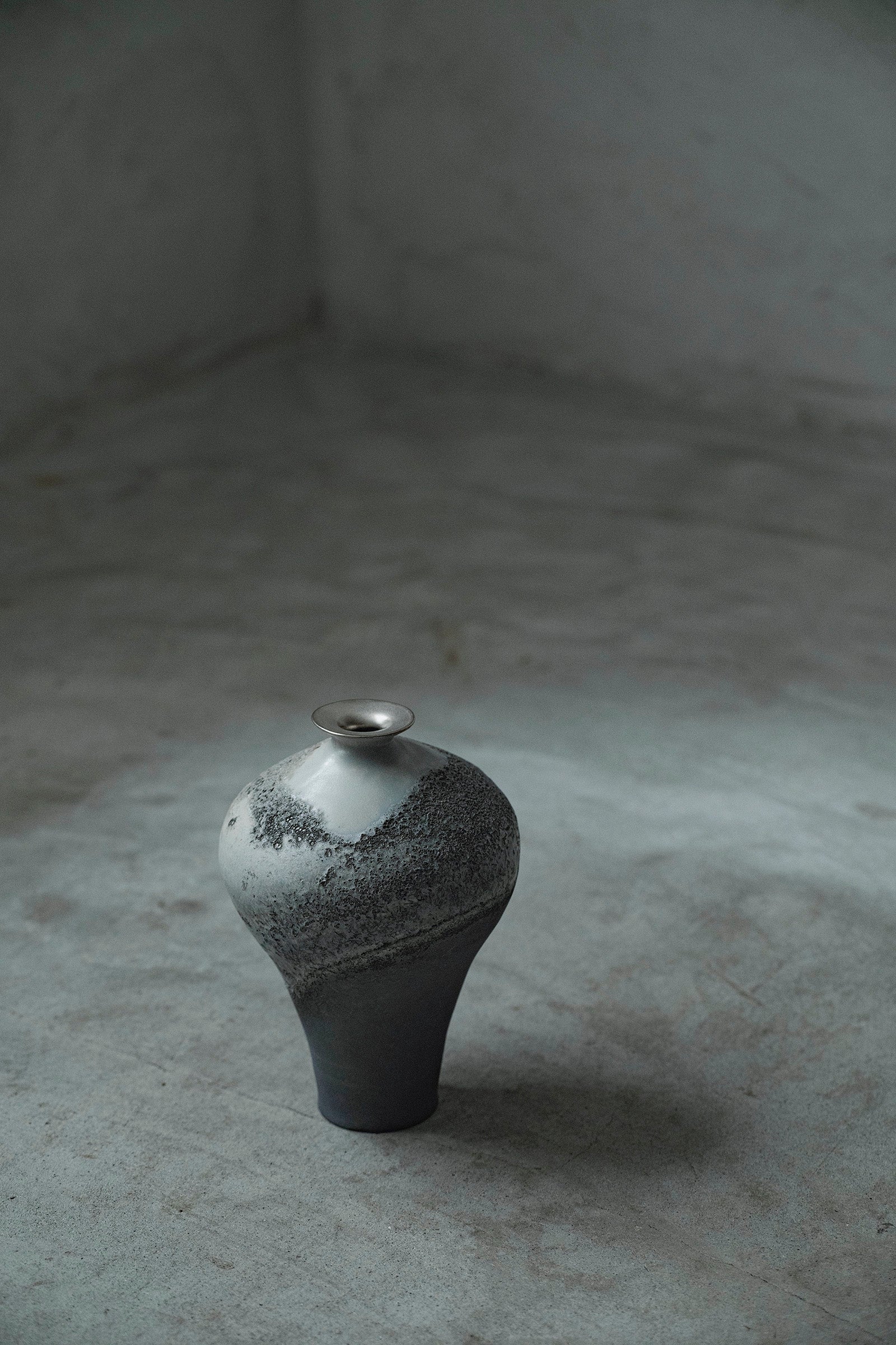 Ryuta Fukumura Silver Carbide Flower Vase 57
