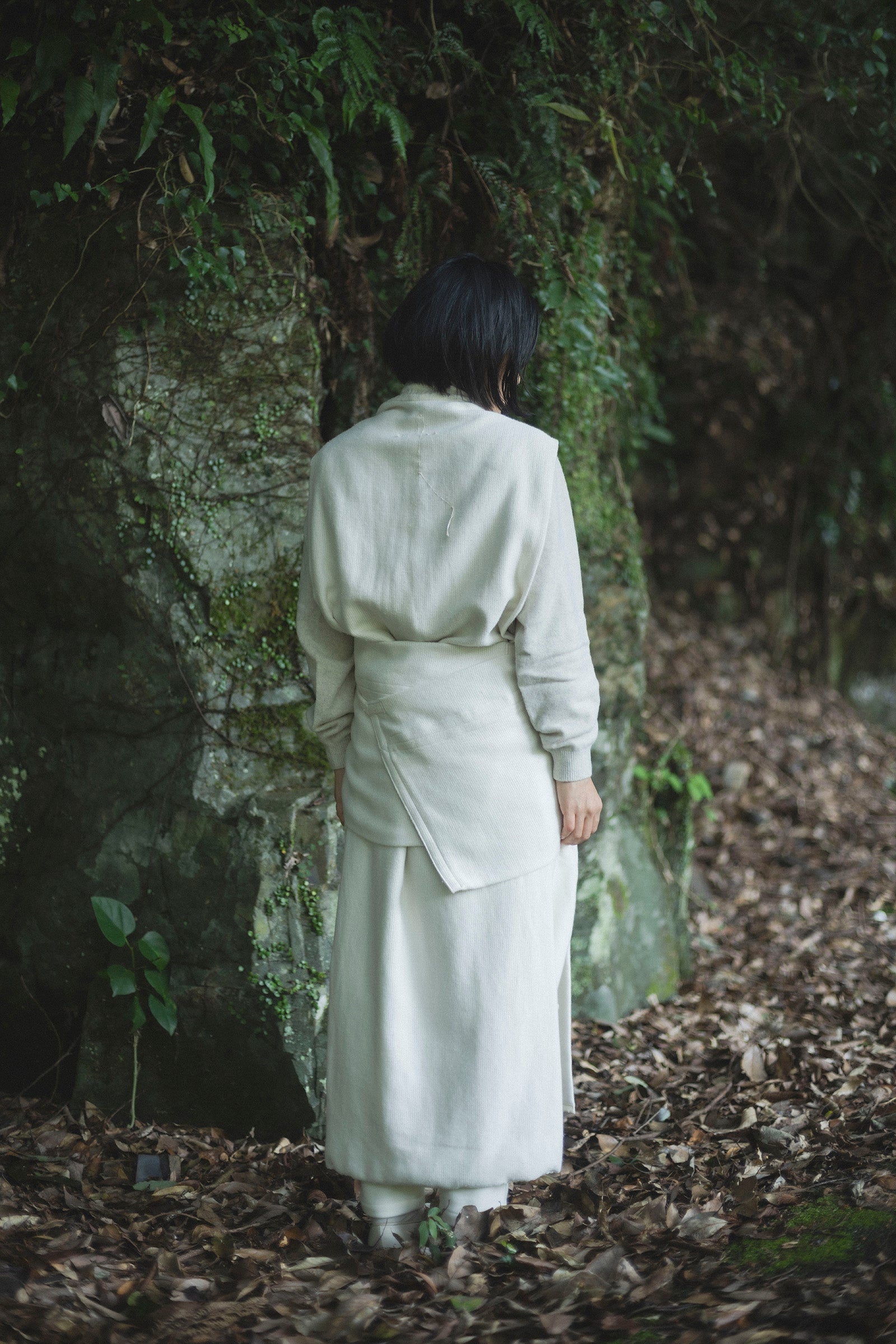 居相　百八十　白百合手紡木綿前掛巻身衣 　