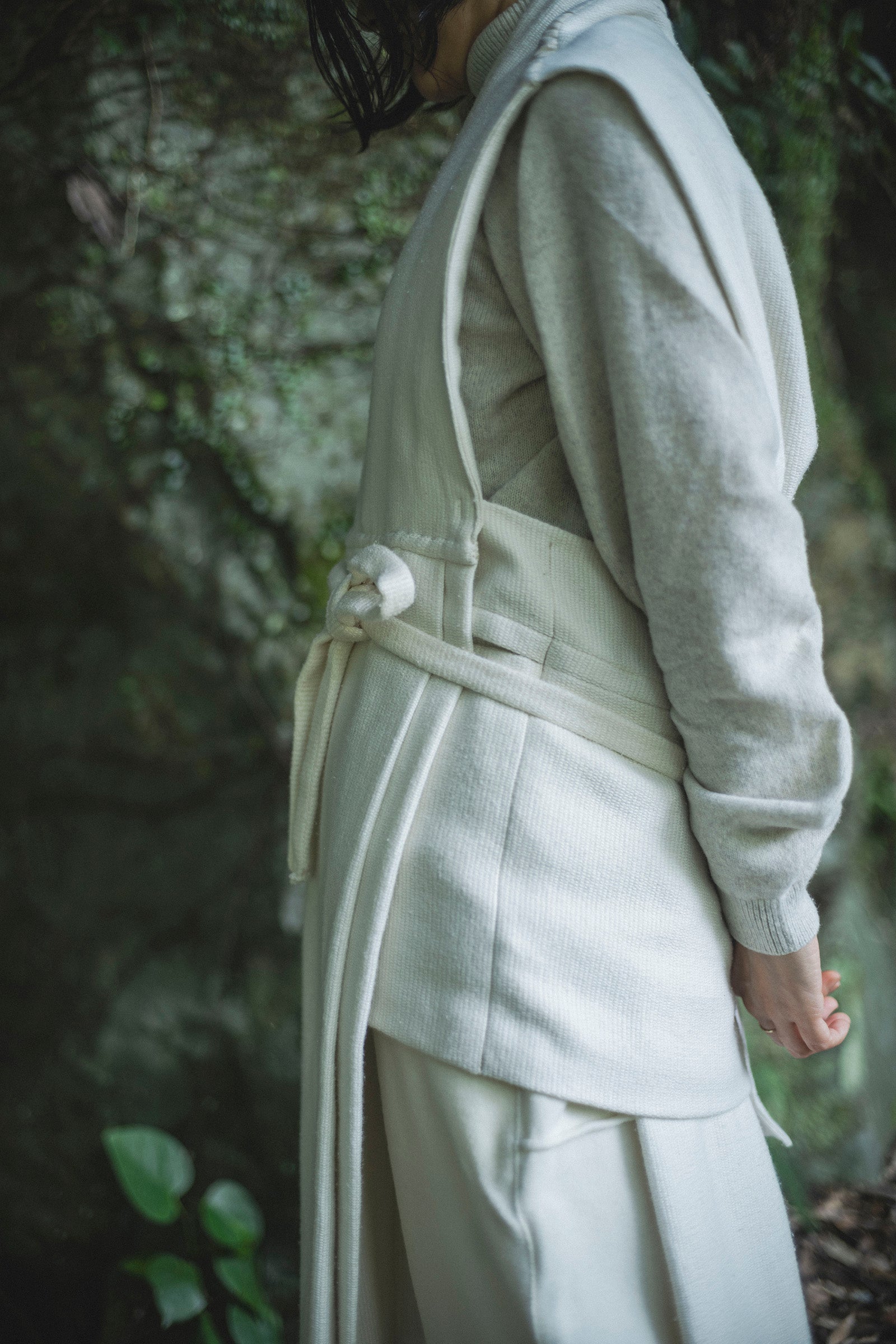 居相　百八十　白百合手紡木綿前掛巻身衣 　