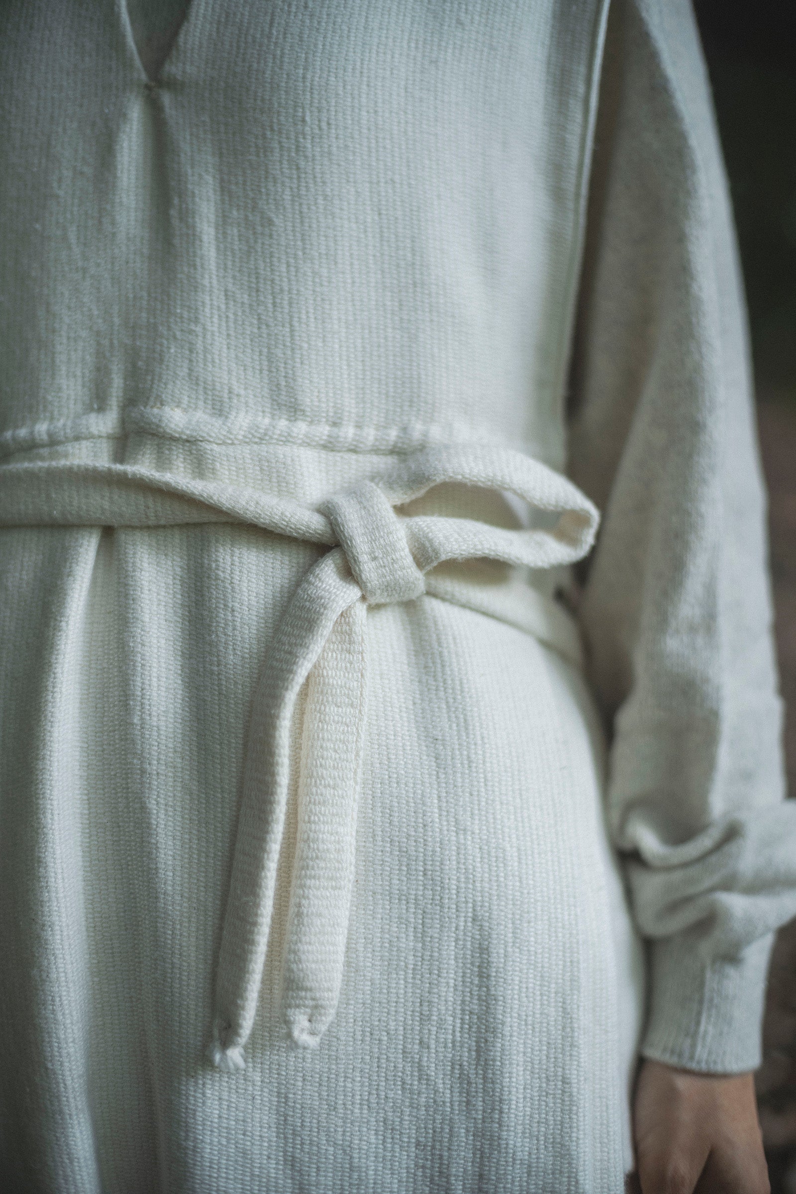 居相　百八十　白百合手紡木綿前掛巻身衣 　