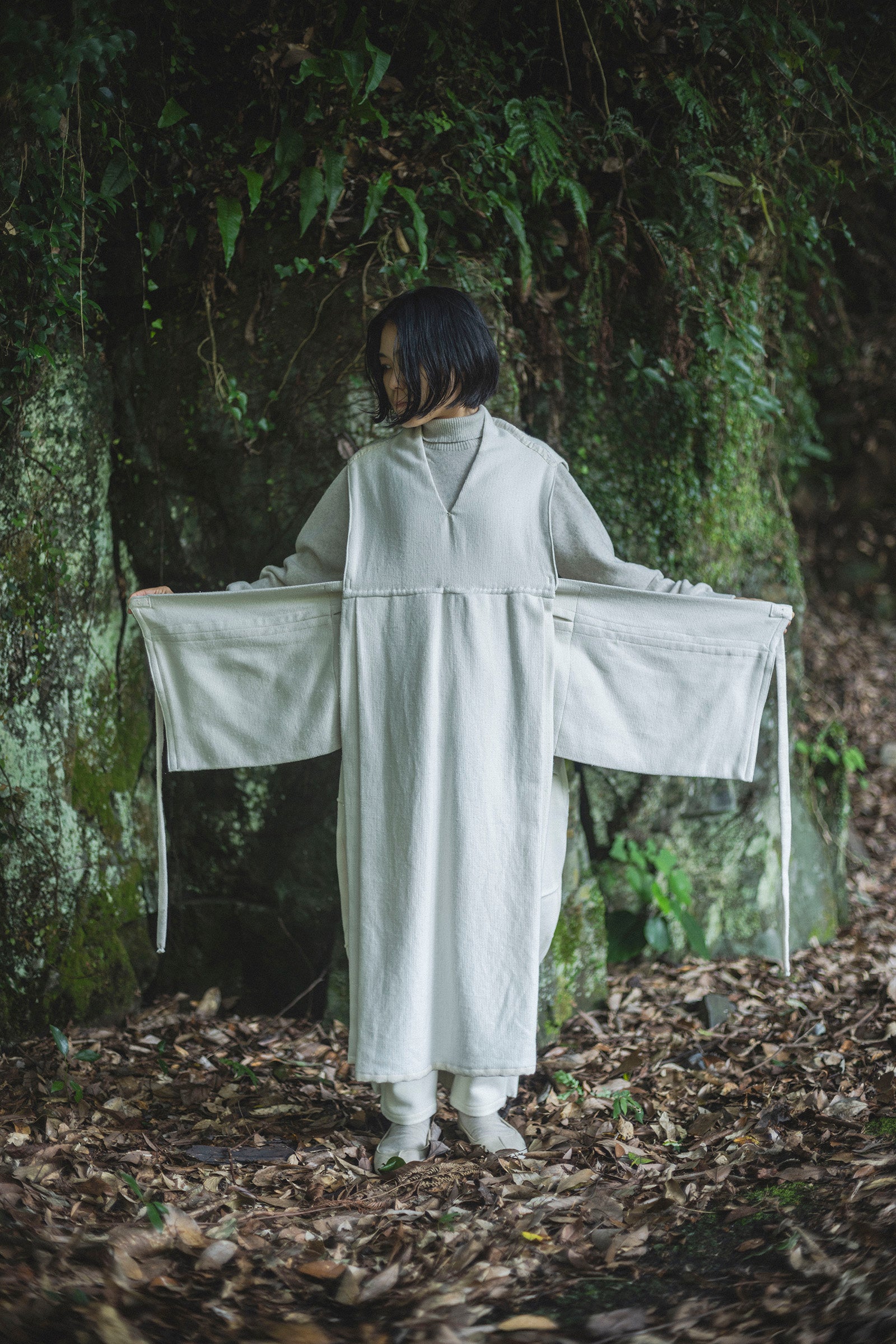 居相　百八十　白百合手紡木綿前掛巻身衣 　