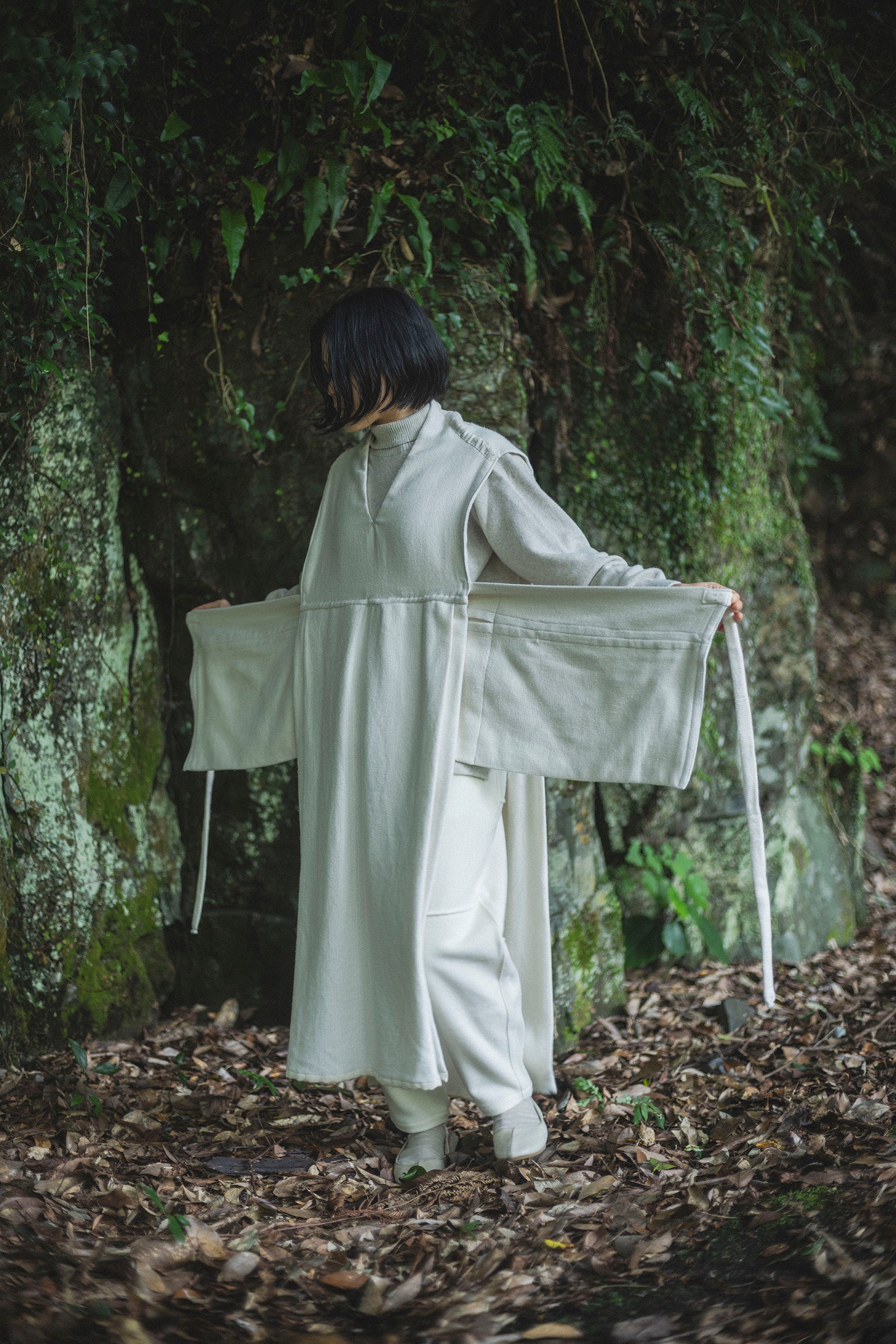 居相　百八十　白百合手紡木綿前掛巻身衣 　