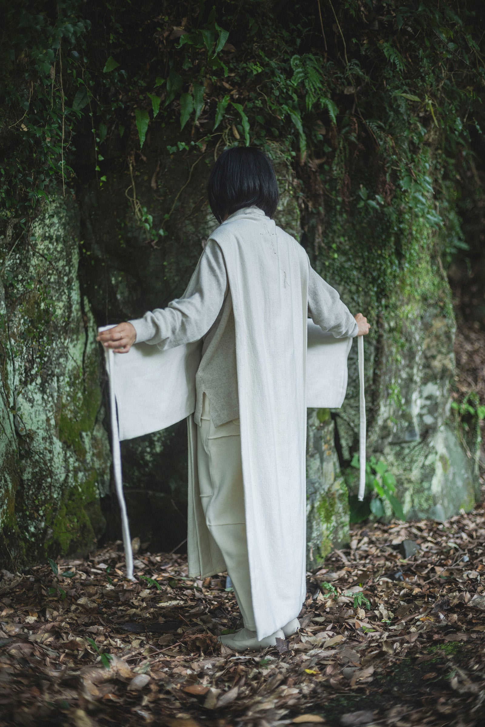 居相　百八十　白百合手紡木綿前掛巻身衣 　