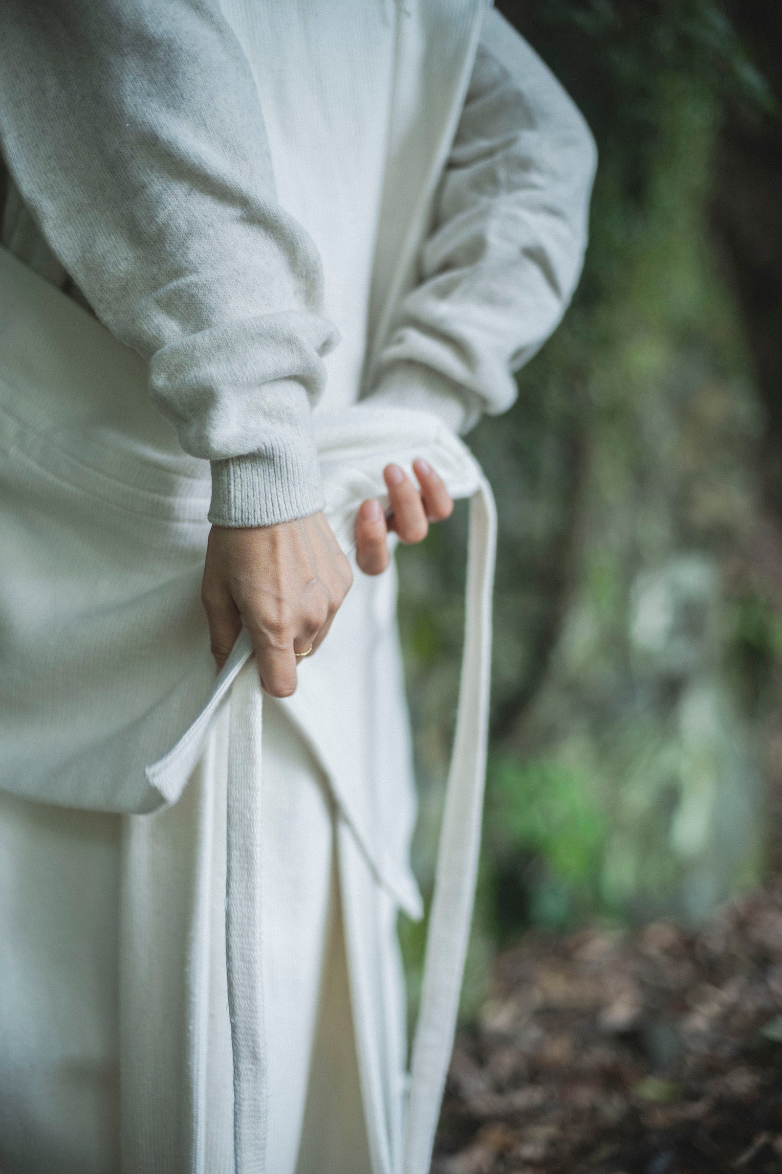 居相　百八十　白百合手紡木綿前掛巻身衣 　