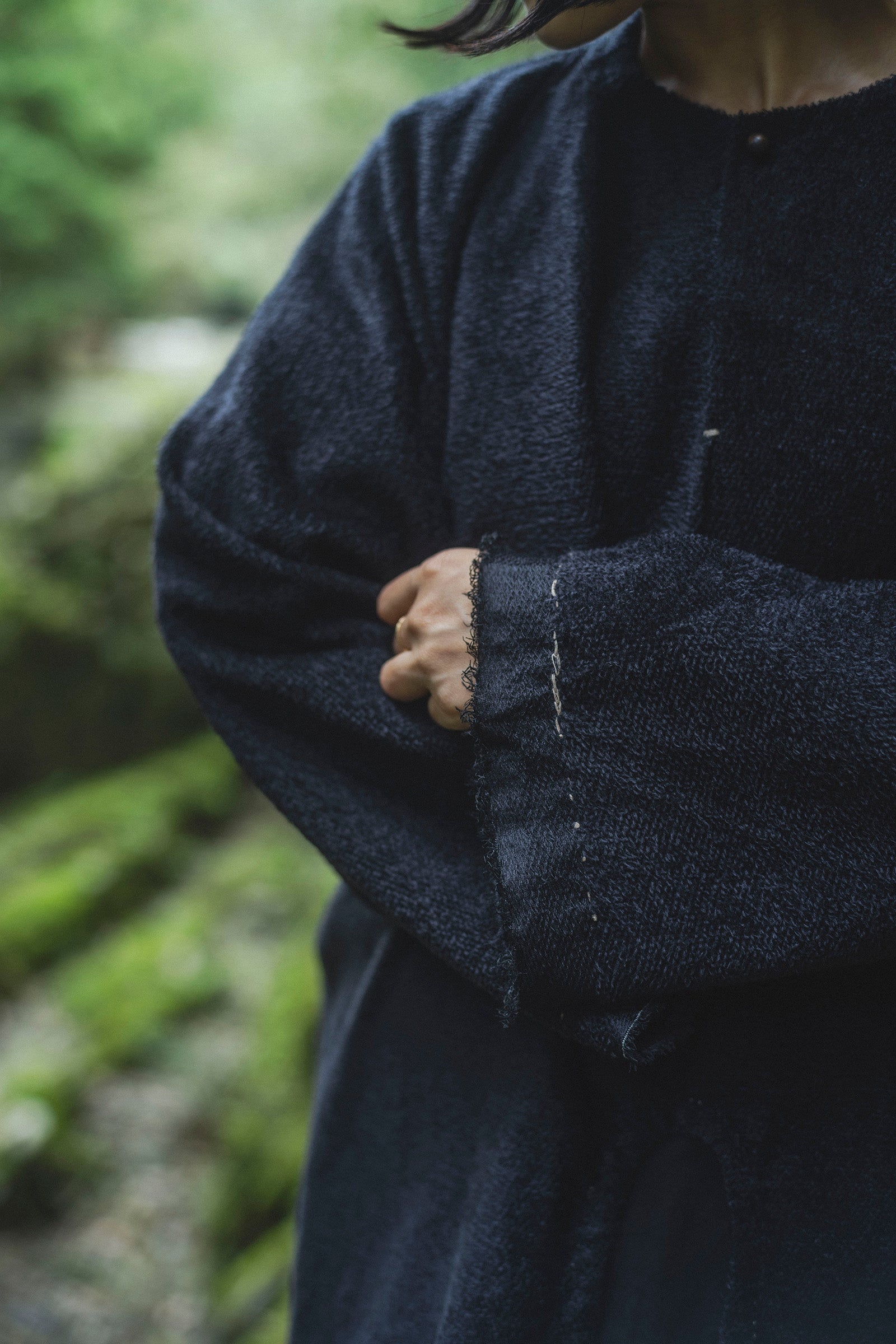 居相　百五十六　黒天鵞絨上衣　　　　　