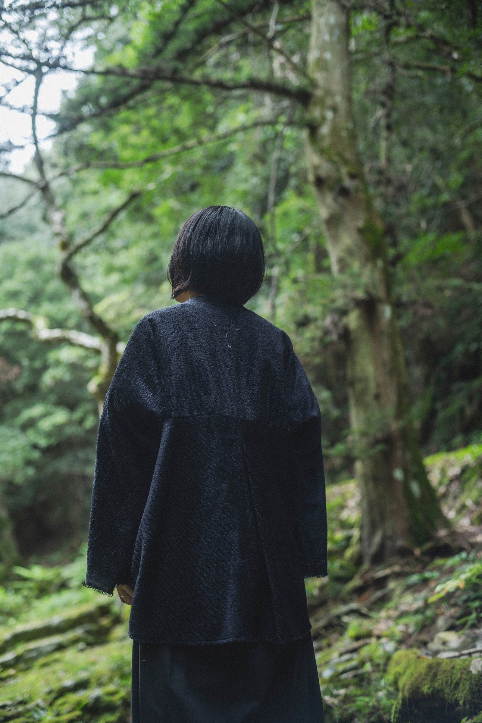 居相　百五十六　黒天鵞絨上衣　　　　　